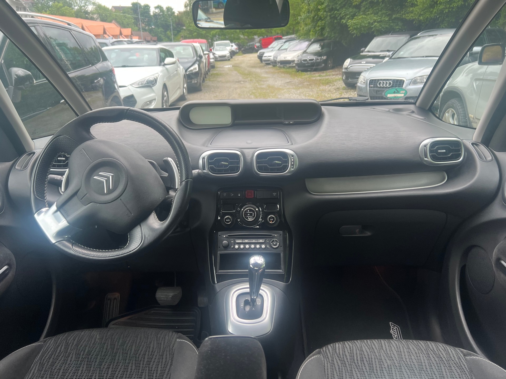 CITROEN C3 Picasso 1.6 HDi Exclusive EGS6-image-12