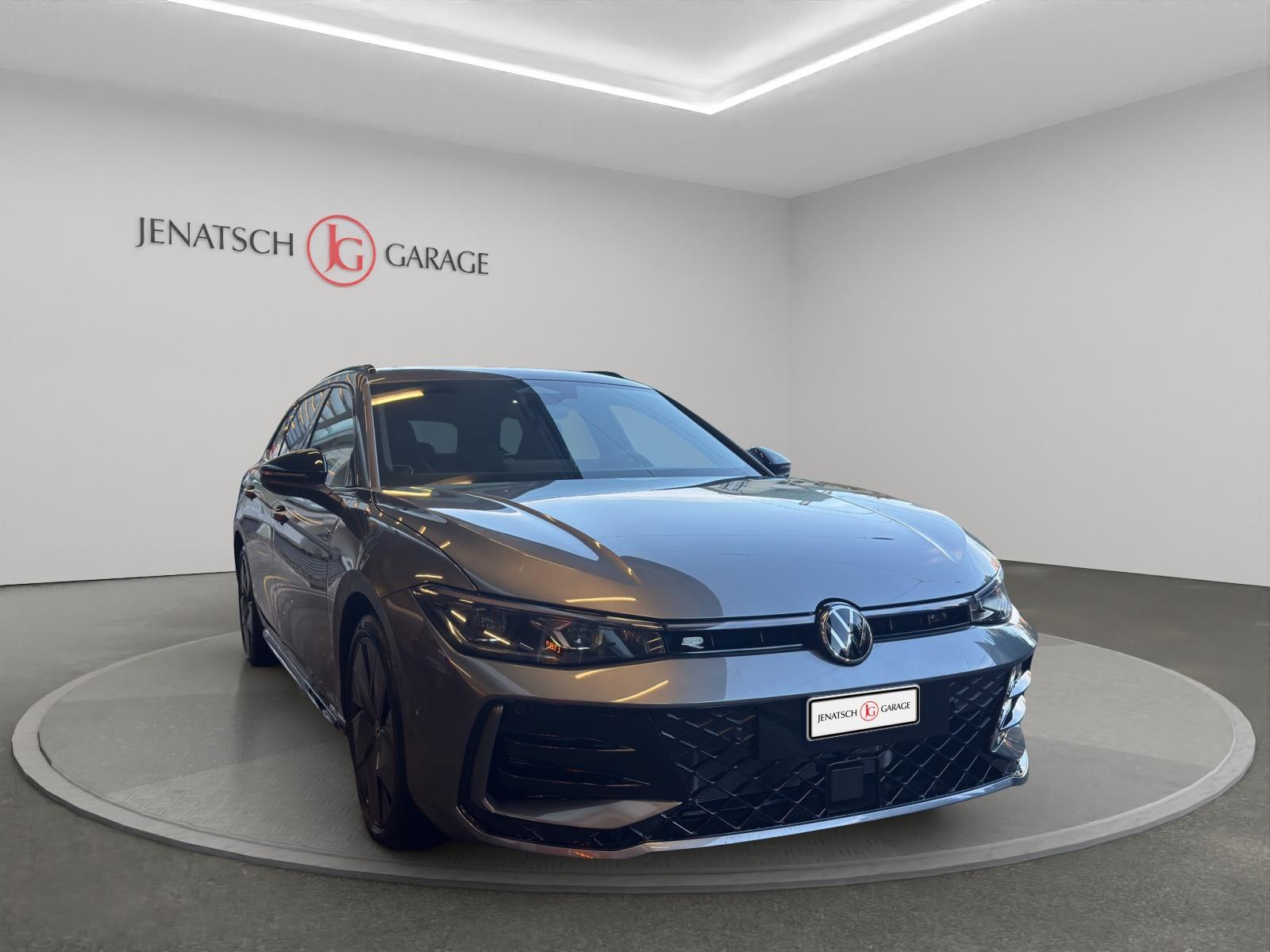 VW Passat Variant 2.0 TDI R-Line DSG 4motion-image-13