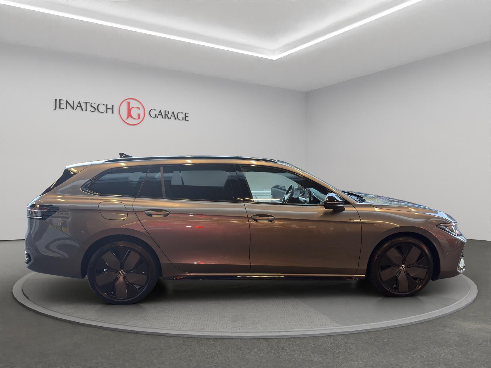VW Passat Variant 2.0 TDI R-Line DSG 4motion-image-12