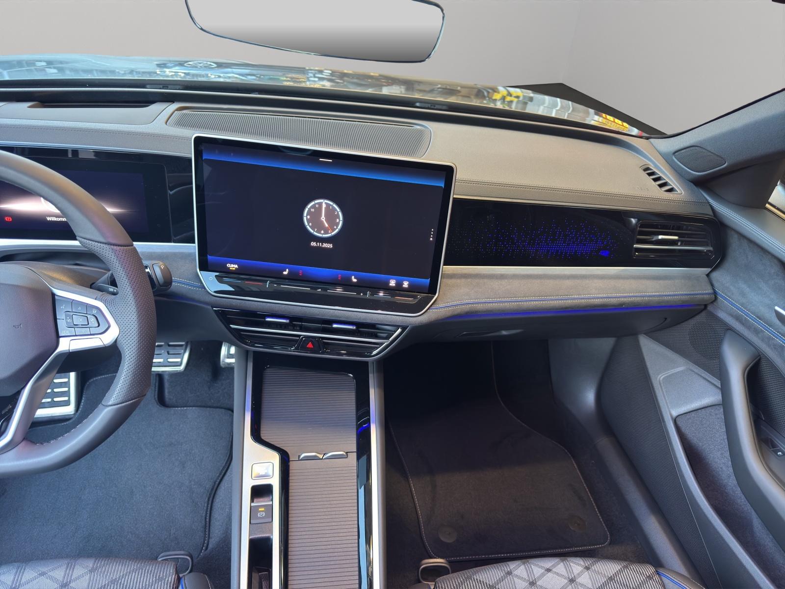 VW Passat Variant 2.0 TDI R-Line DSG 4motion-image-8