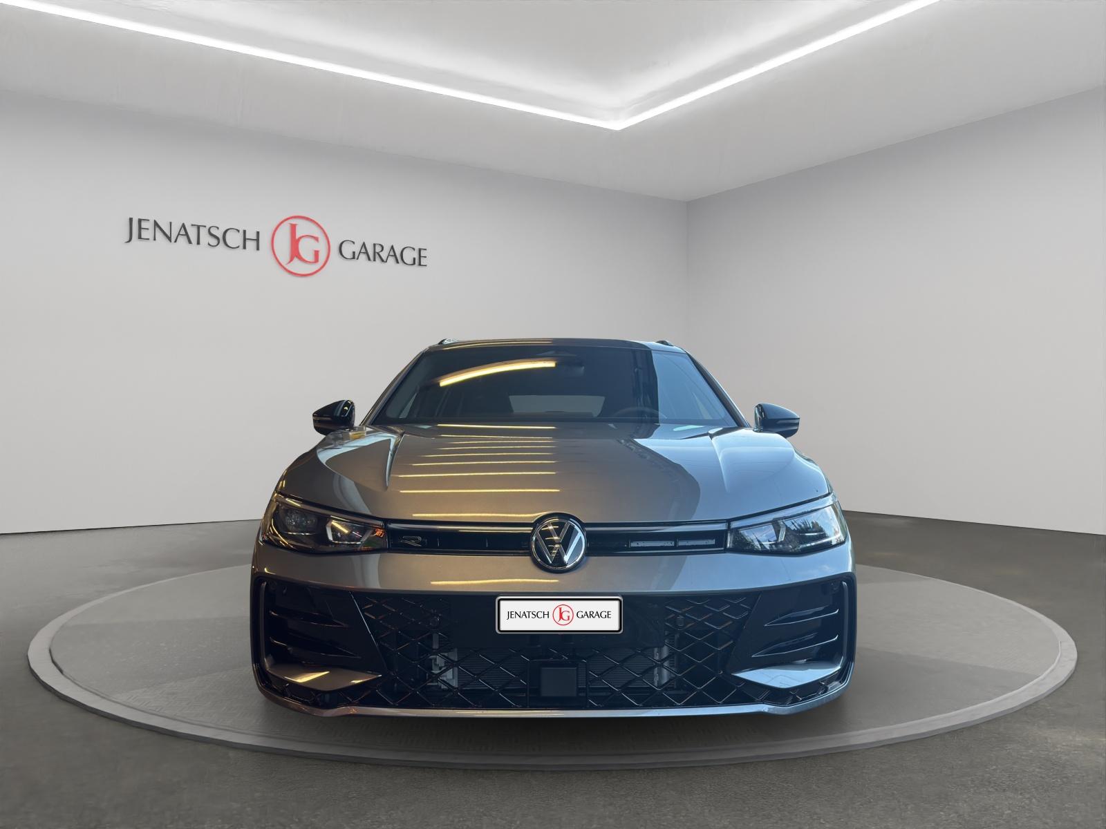 VW Passat Variant 2.0 TDI R-Line DSG 4motion-image-4