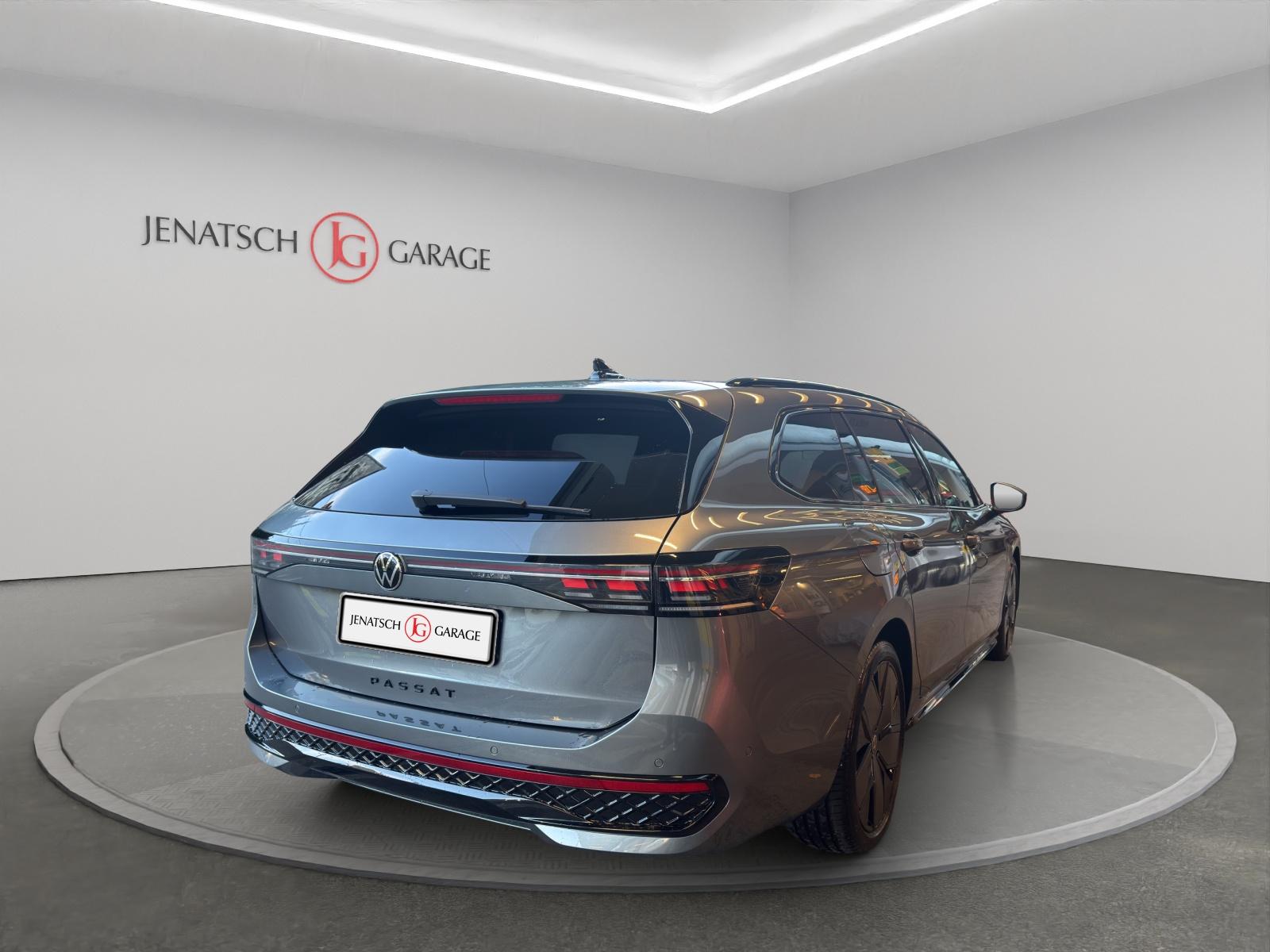 VW Passat Variant 2.0 TDI R-Line DSG 4motion-image-11