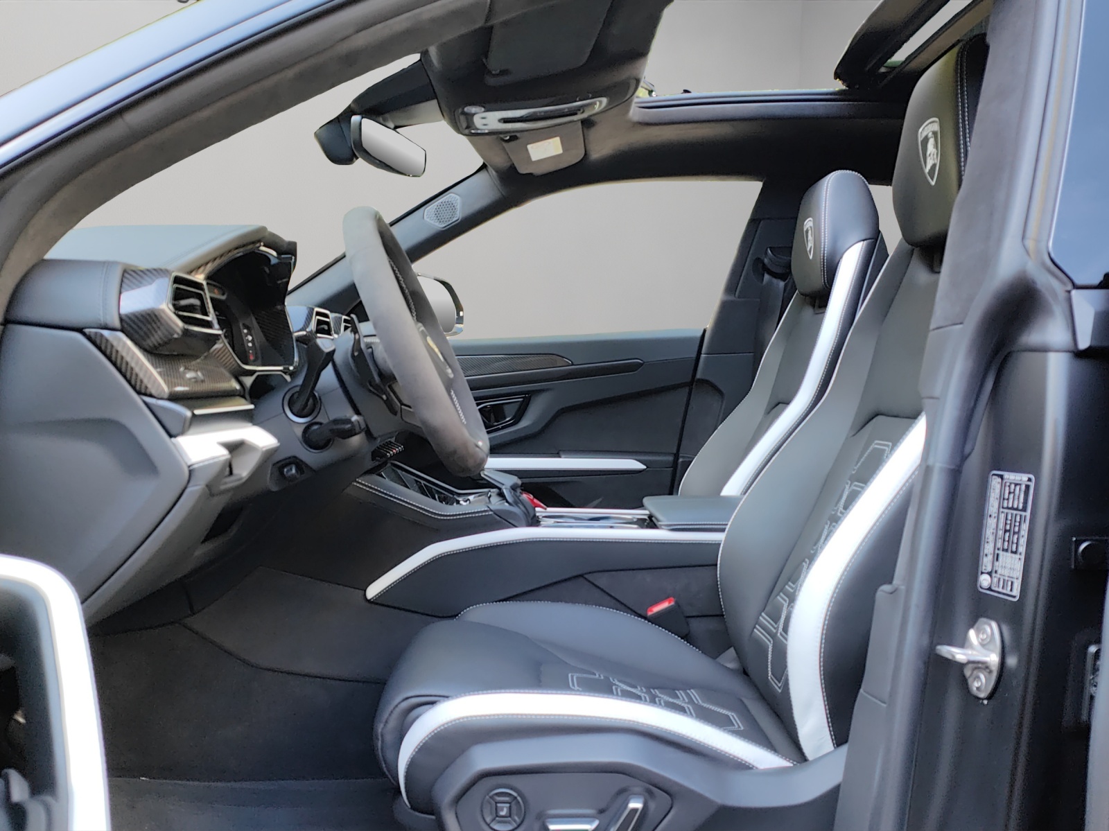 LAMBORGHINI Urus SE-image-9