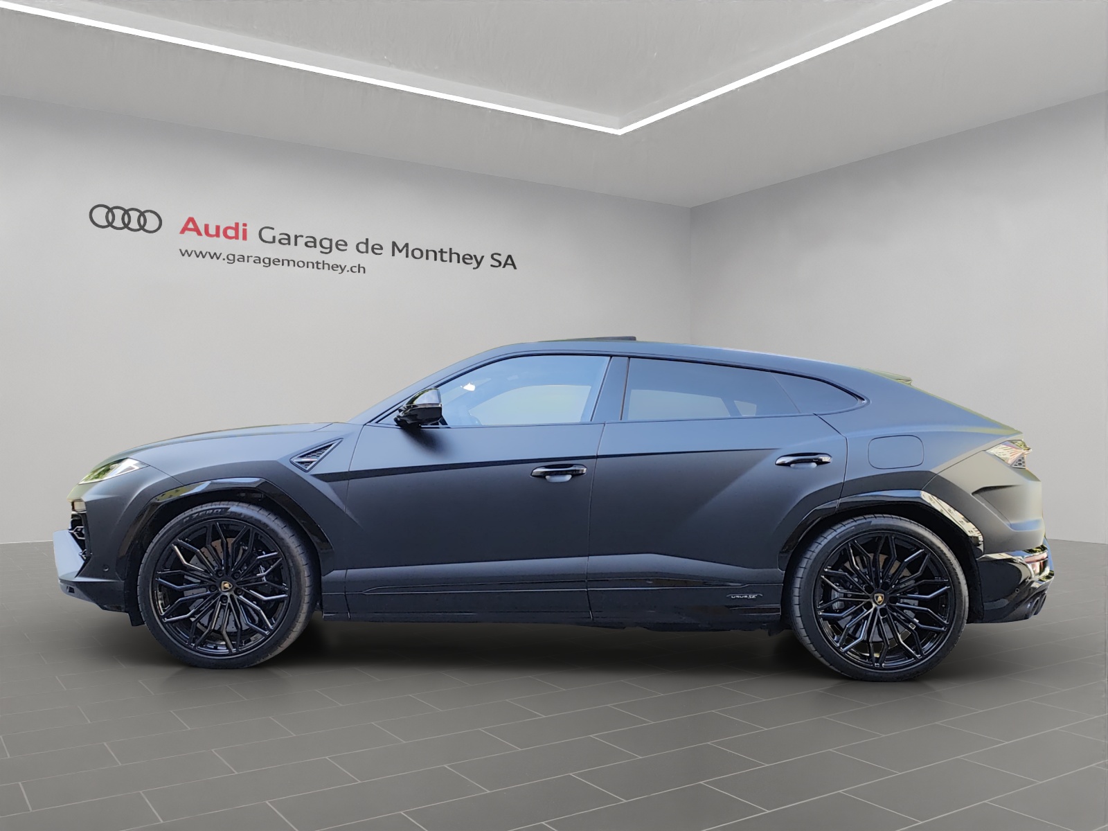 LAMBORGHINI Urus SE-image-1
