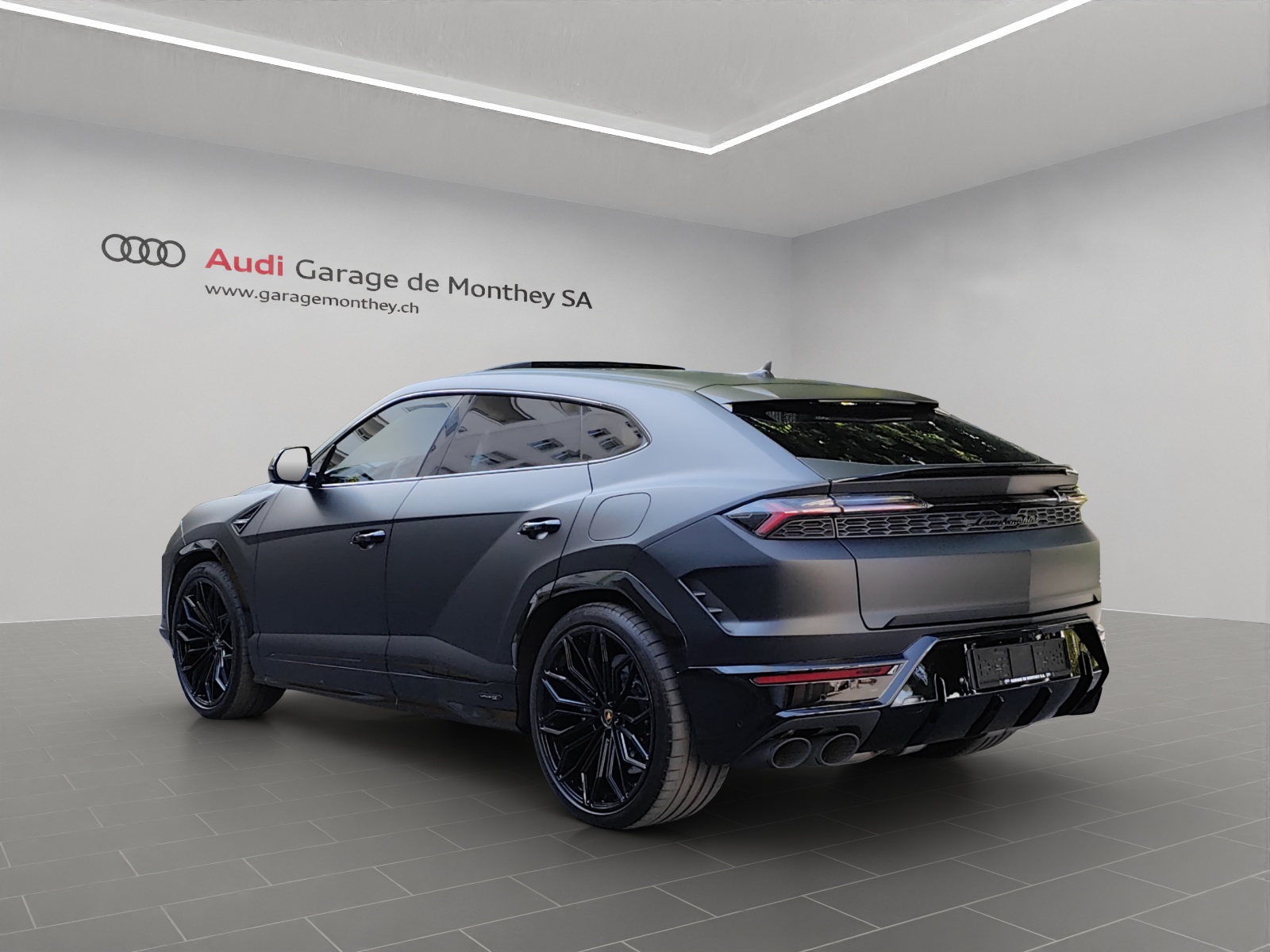 LAMBORGHINI Urus SE-image-2