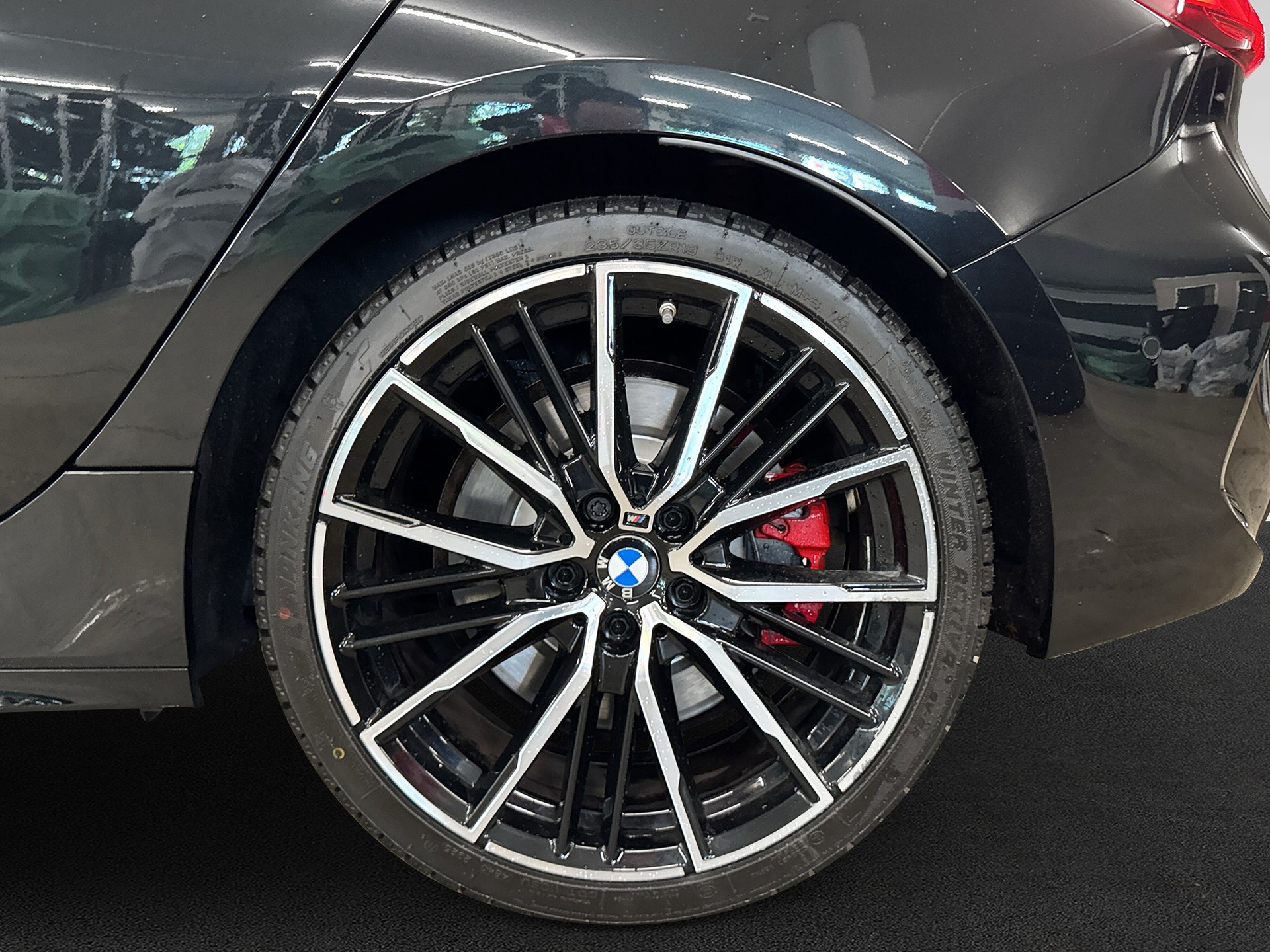 BMW M135i xDrive M Sport Pro Steptronic-image-8