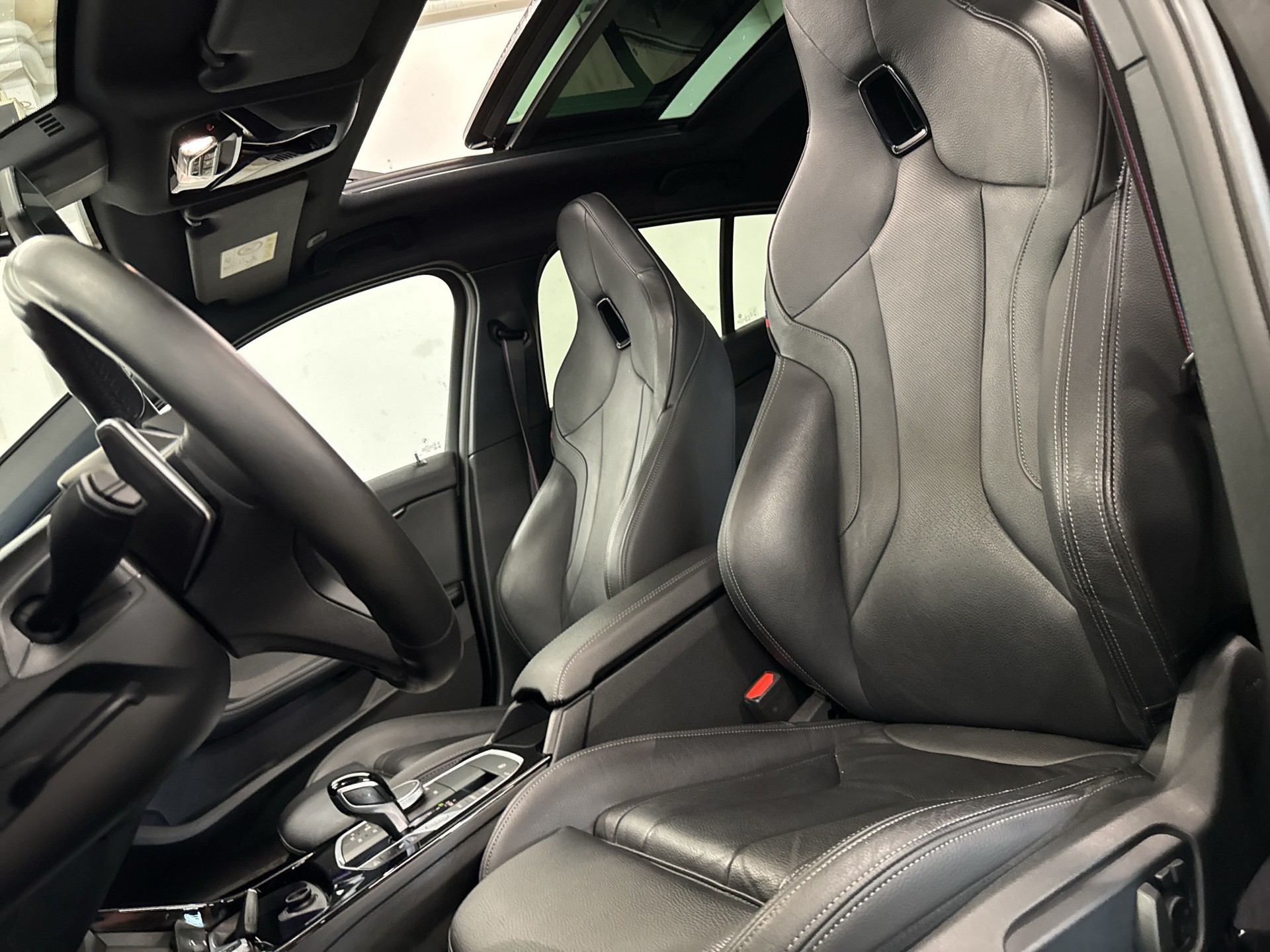 BMW M135i xDrive M Sport Pro Steptronic-image-9