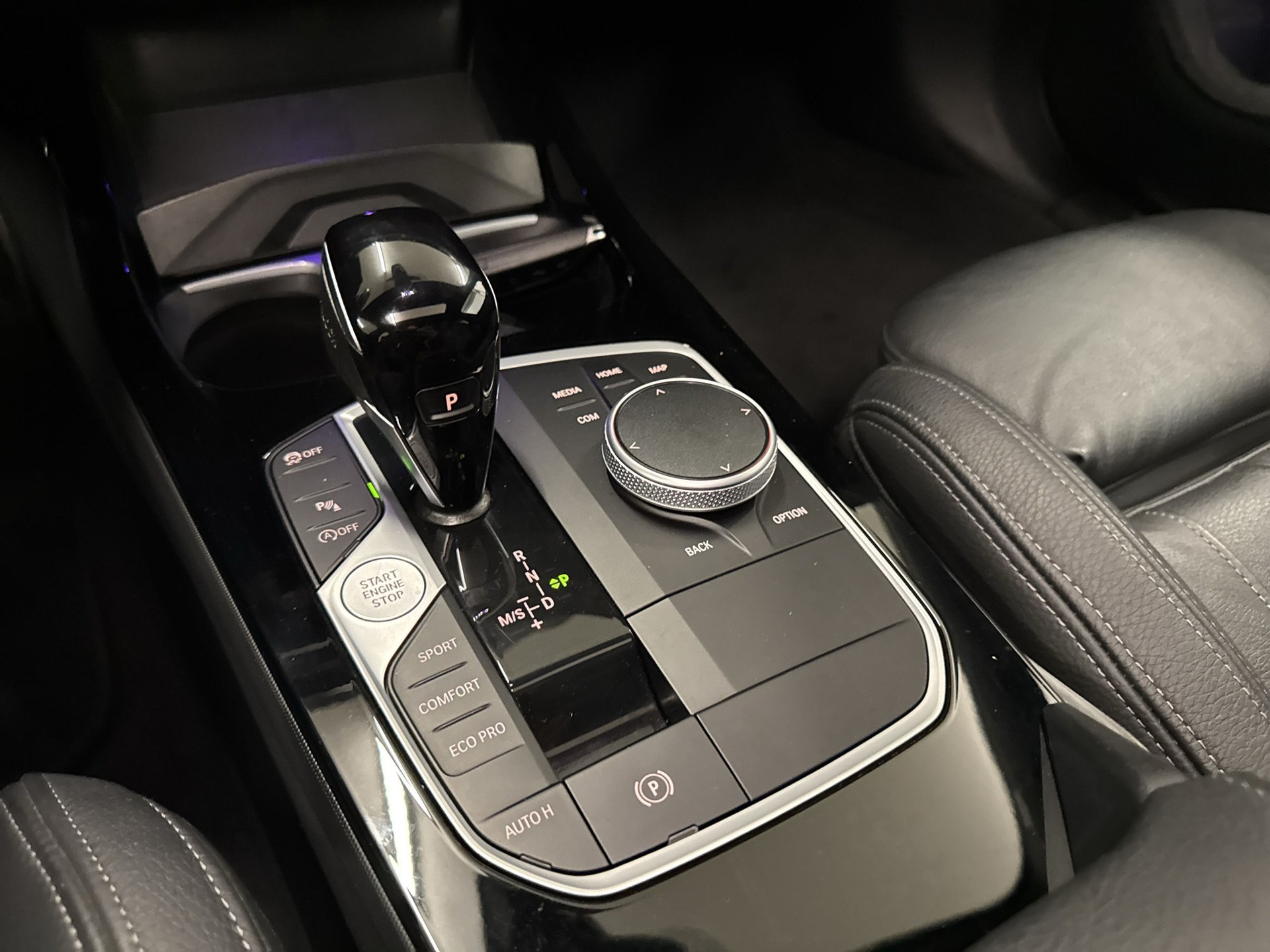BMW M135i xDrive M Sport Pro Steptronic-image-12