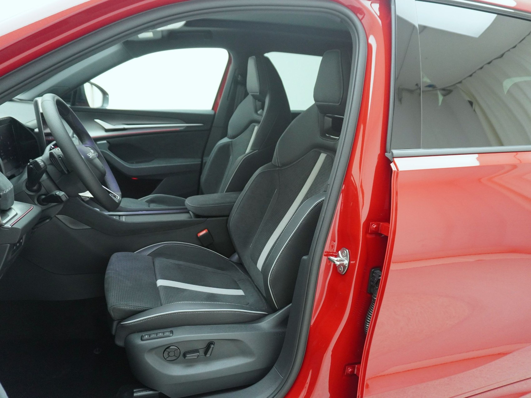 SKODA Kodiaq 2.0 TDI Sportline-image-12