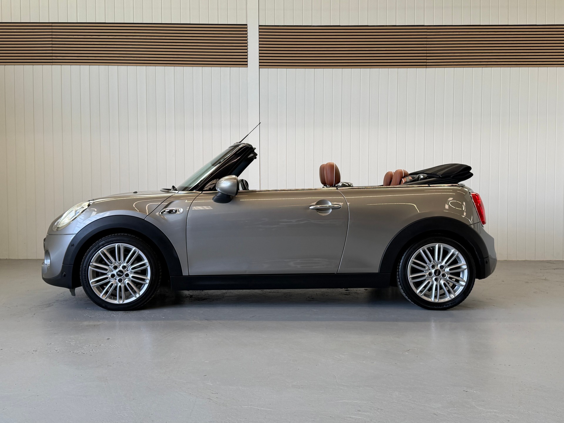 MINI Cooper S Cabriolet Steptronic frisch ab MFK & Service-showroom-element-2