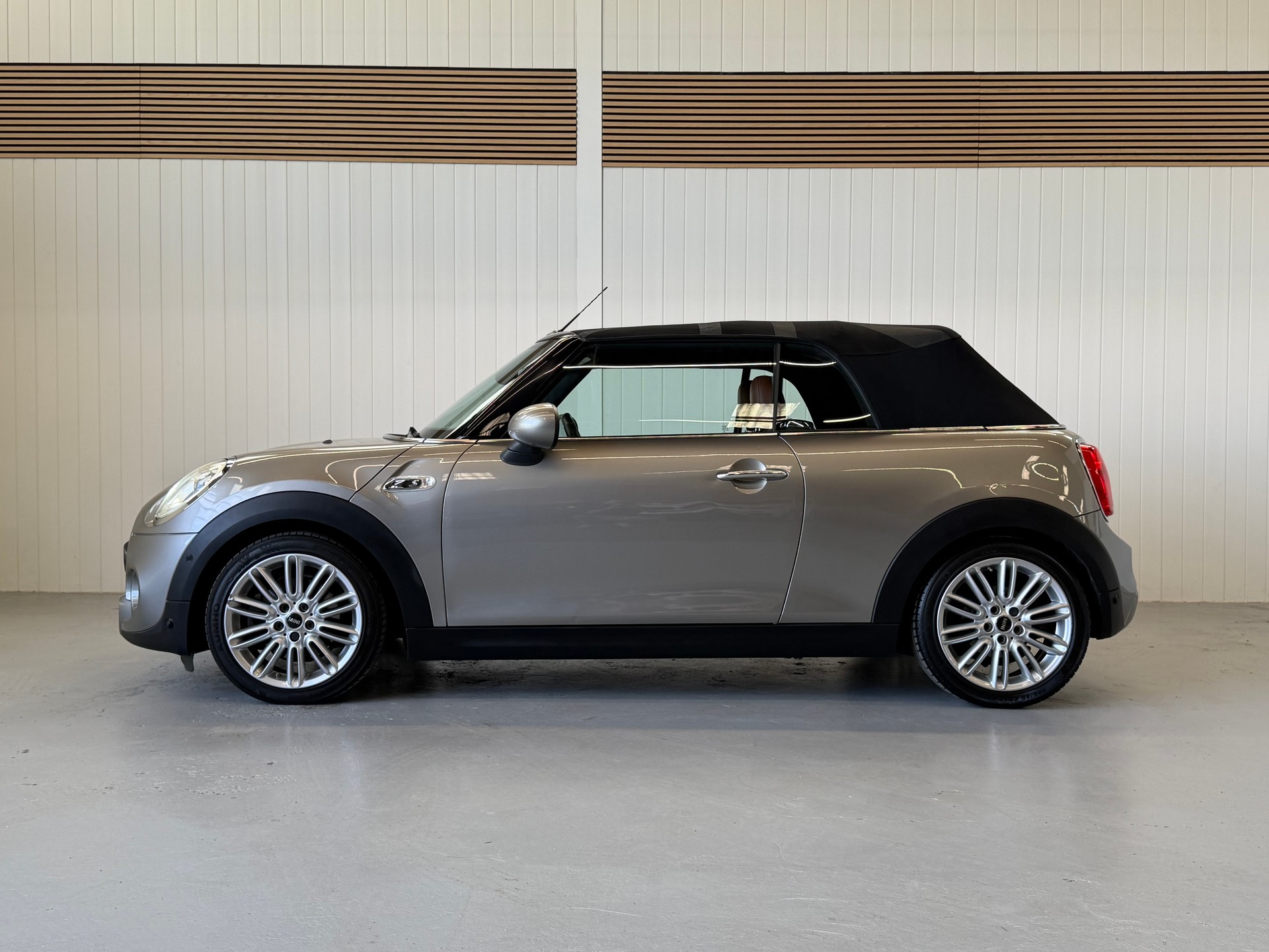 MINI Cooper S Cabriolet Steptronic frisch ab MFK & Service-showroom-element-3