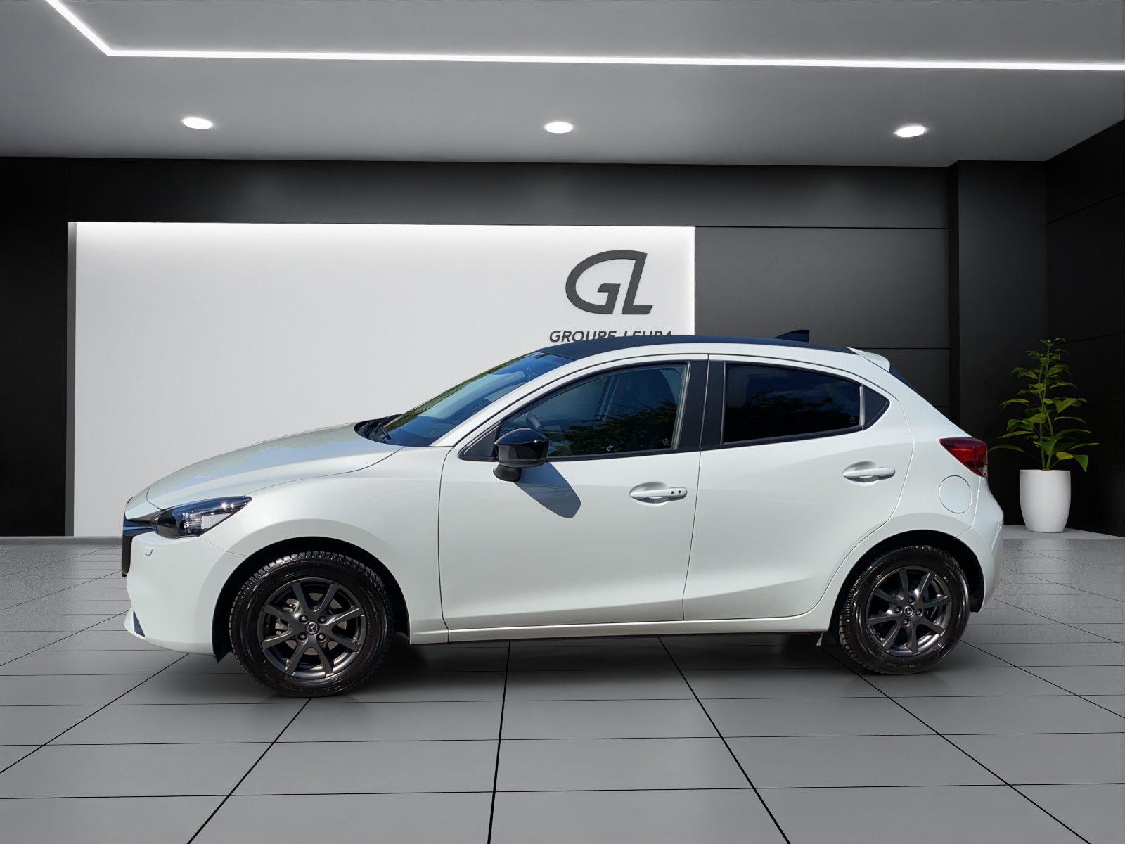 MAZDA 2 SKYACTIV-G 90 Homura Aka Automat-image-2