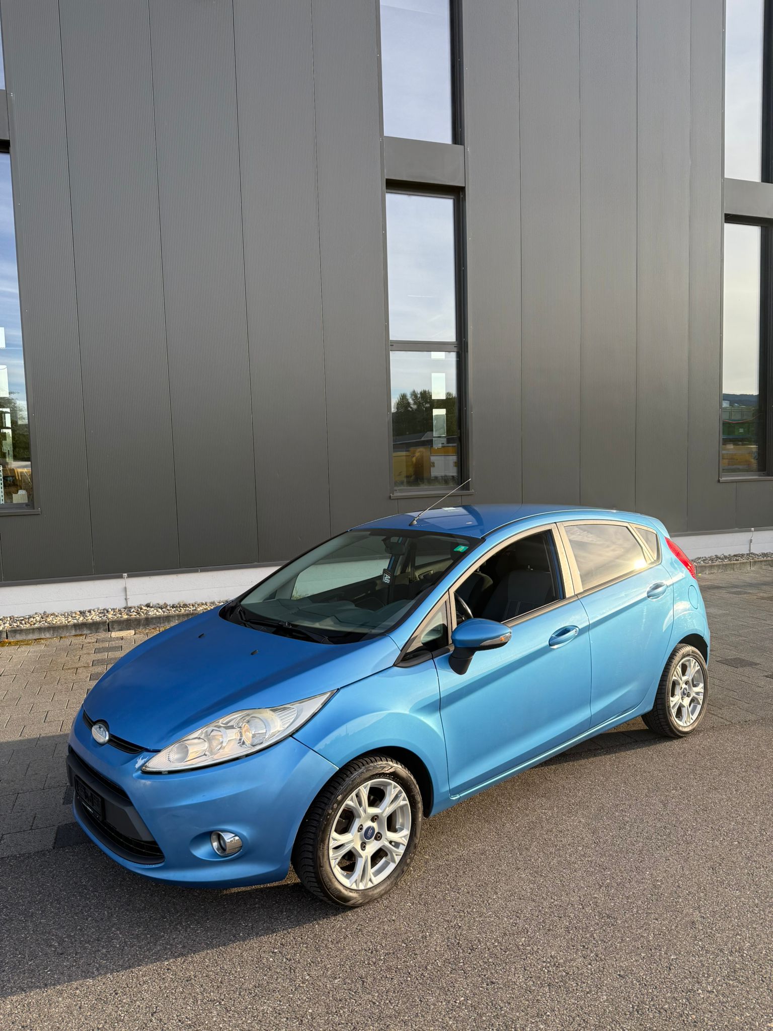 FORD Fiesta 1.4 16V Titanium-image-0