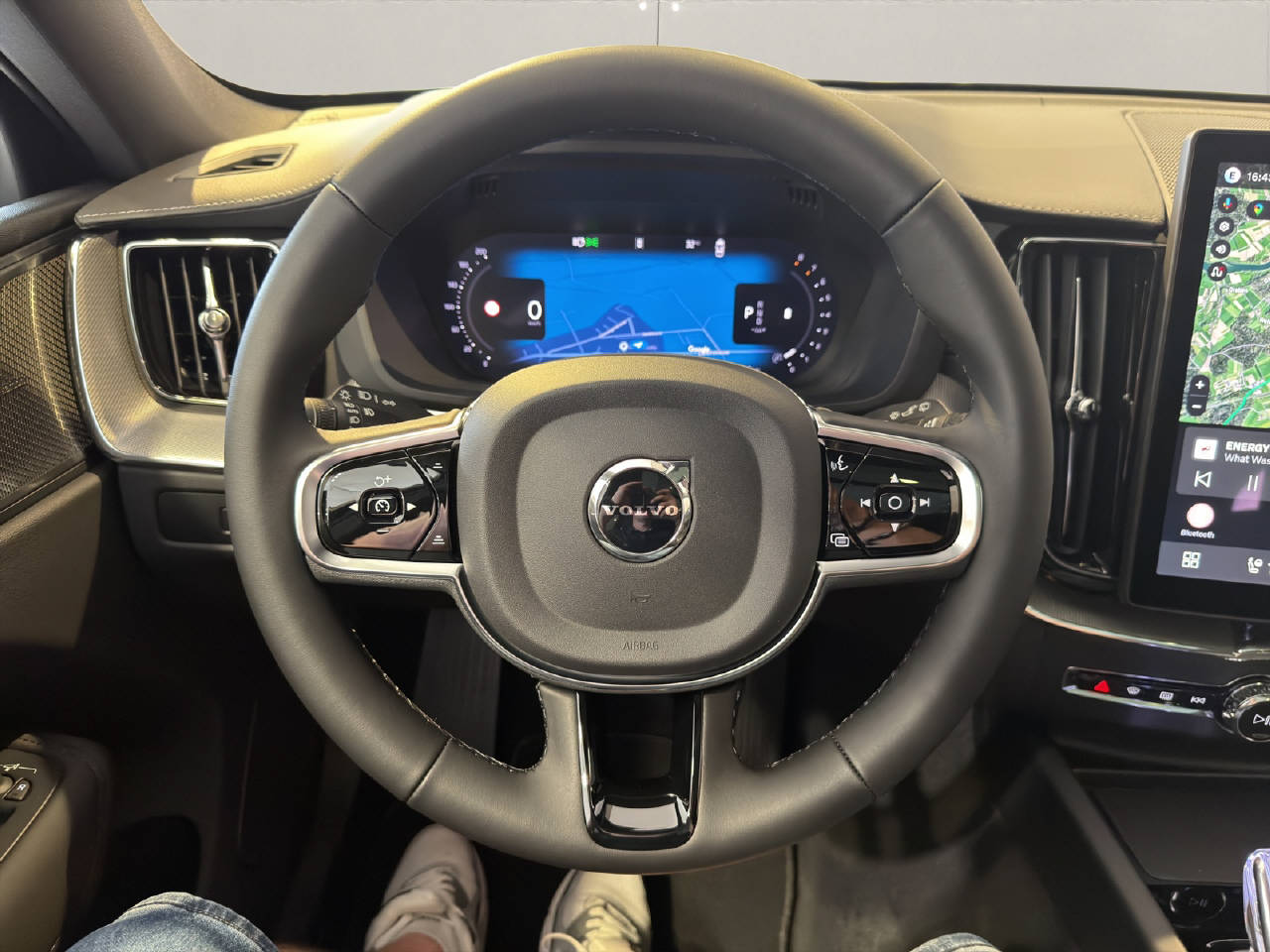 VOLVO XC60 2.0 B5 MH Black Edition AWD-image-8