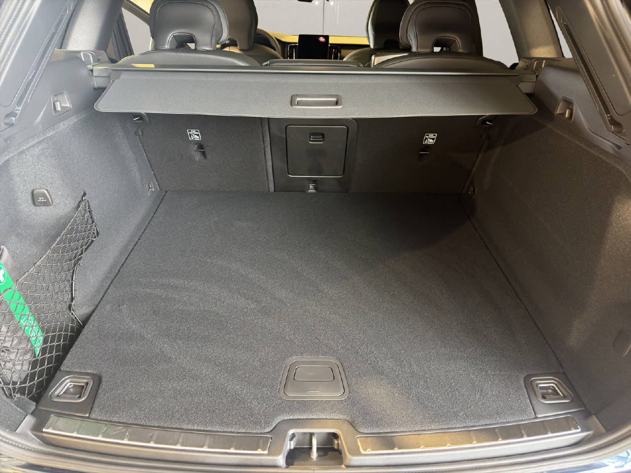 VOLVO XC60 2.0 B5 MH Black Edition AWD-image-6