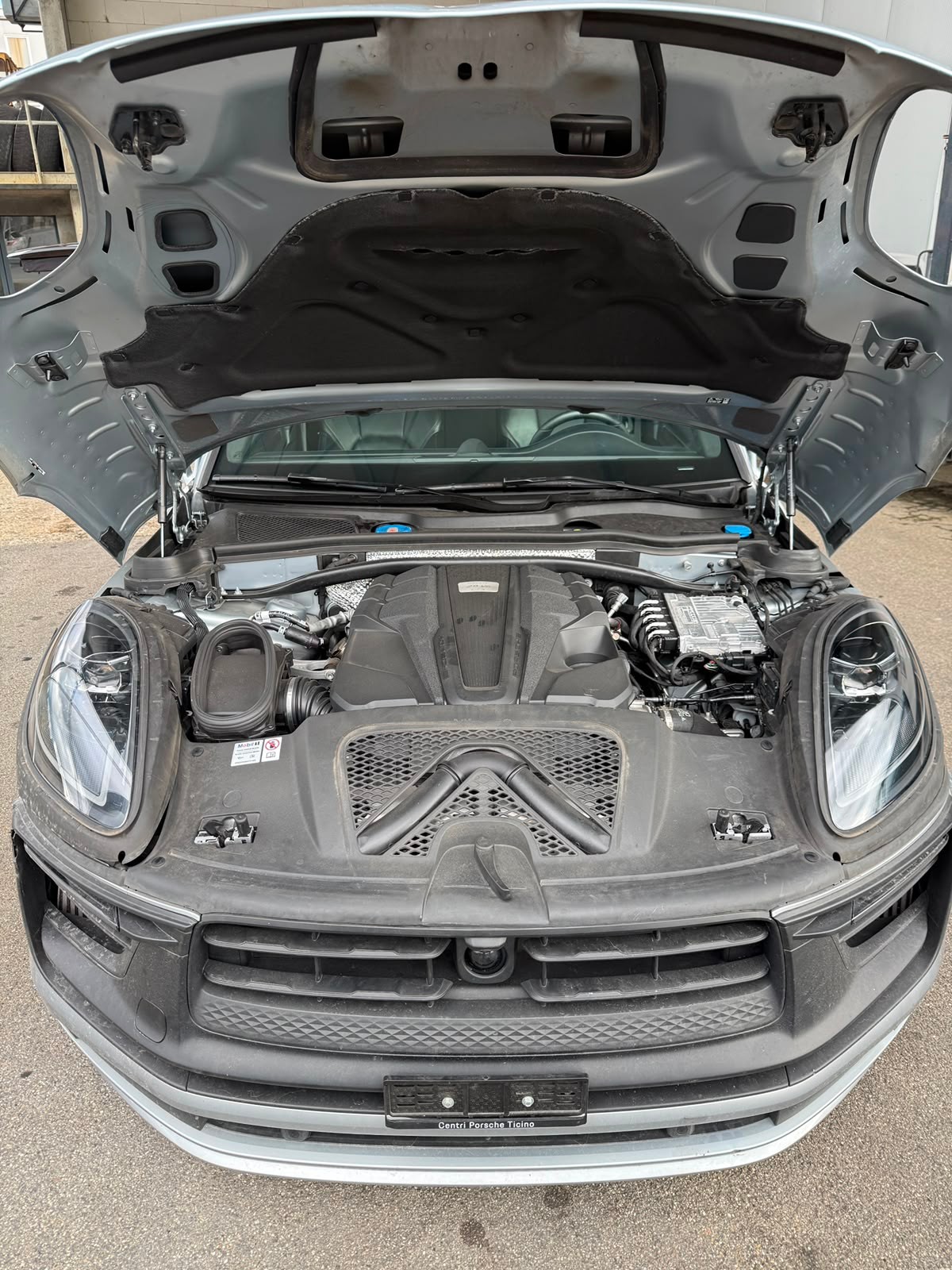 PORSCHE Macan GTS PDK-image-2