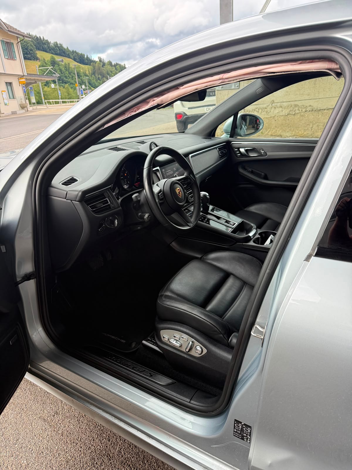 PORSCHE Macan GTS PDK-image-9