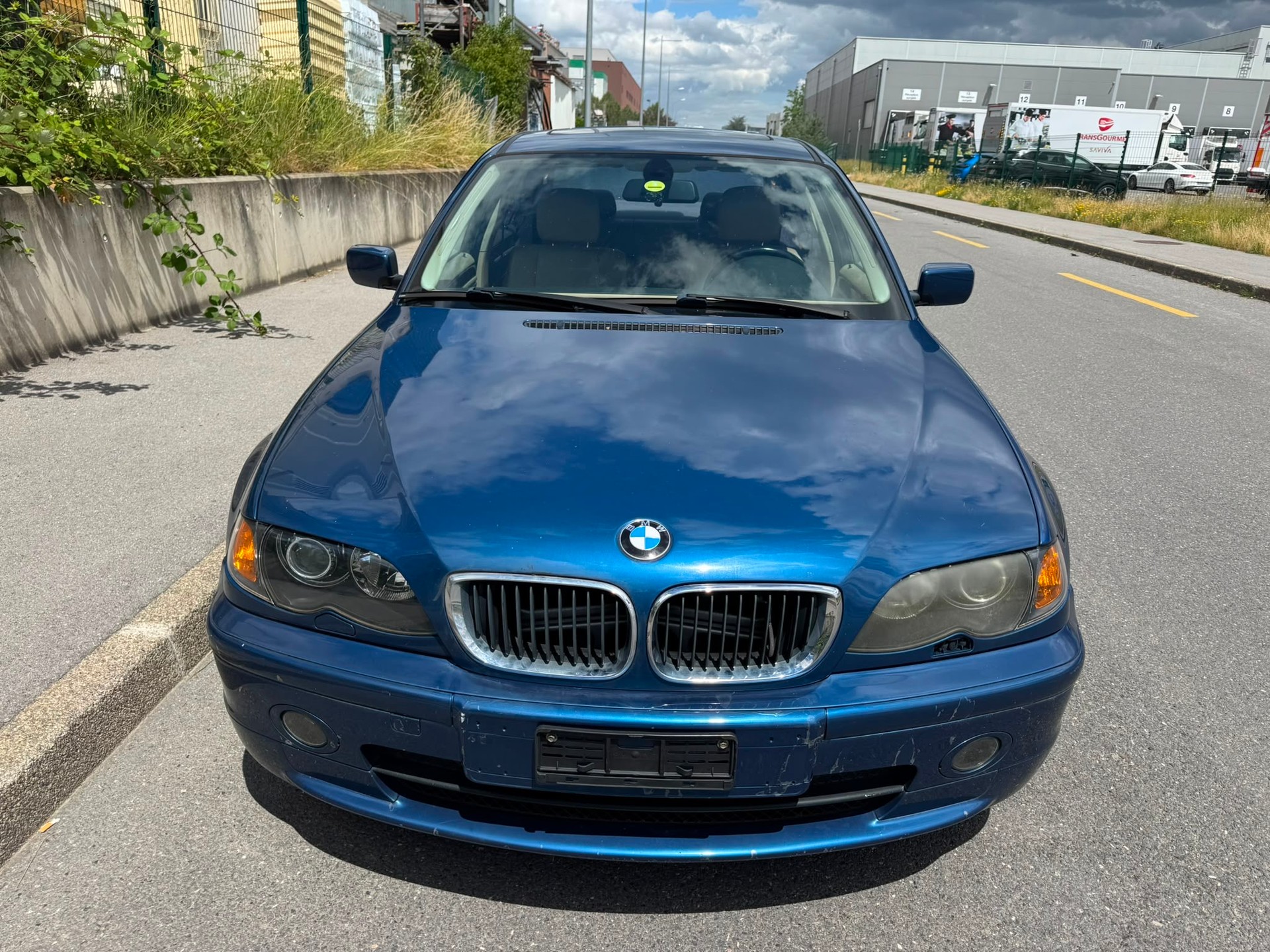 BMW 318i-image-0