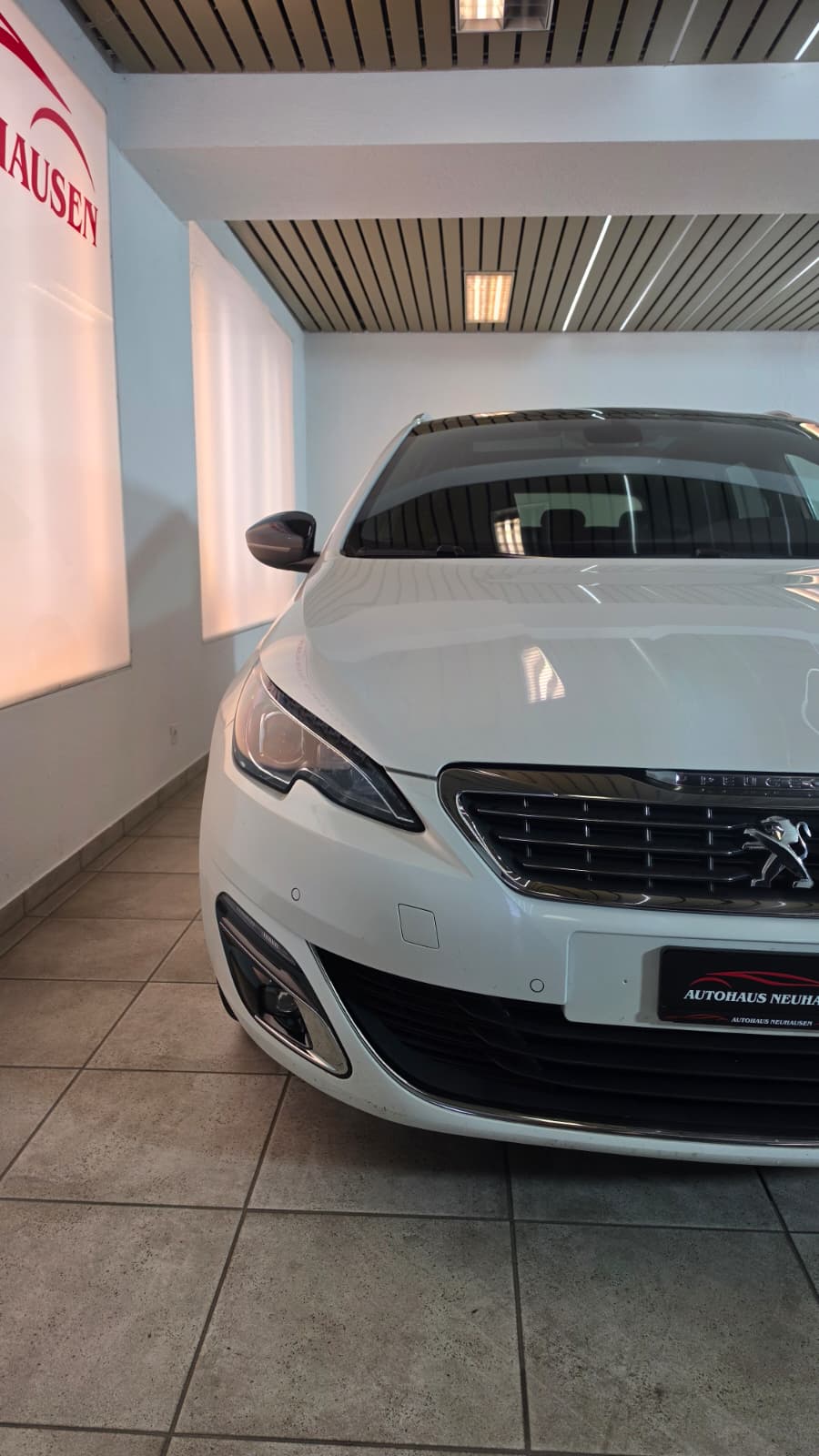 PEUGEOT 308 SW 1.2 THP Business Automatic, FRISCH AB MFK UND FRISCH AB SERVICE-image-3