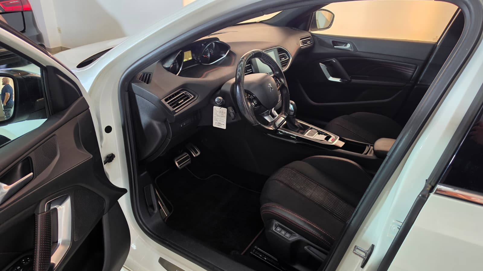 PEUGEOT 308 SW 1.2 THP Business Automatic, FRISCH AB MFK UND FRISCH AB SERVICE-image-9