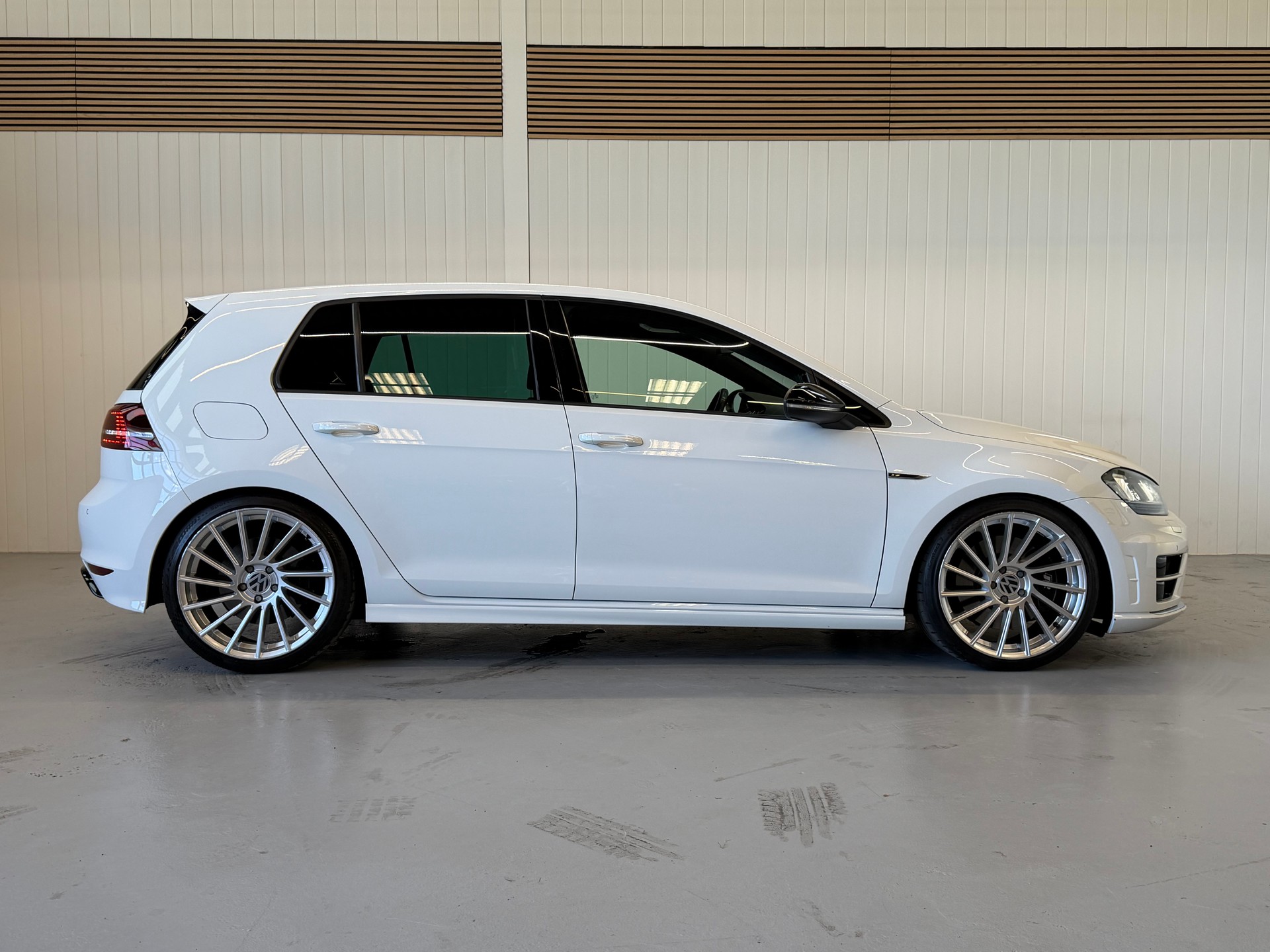 VW Golf 2.0 TSI R 4Motion DSG frisch ab MFK & Service-image-5