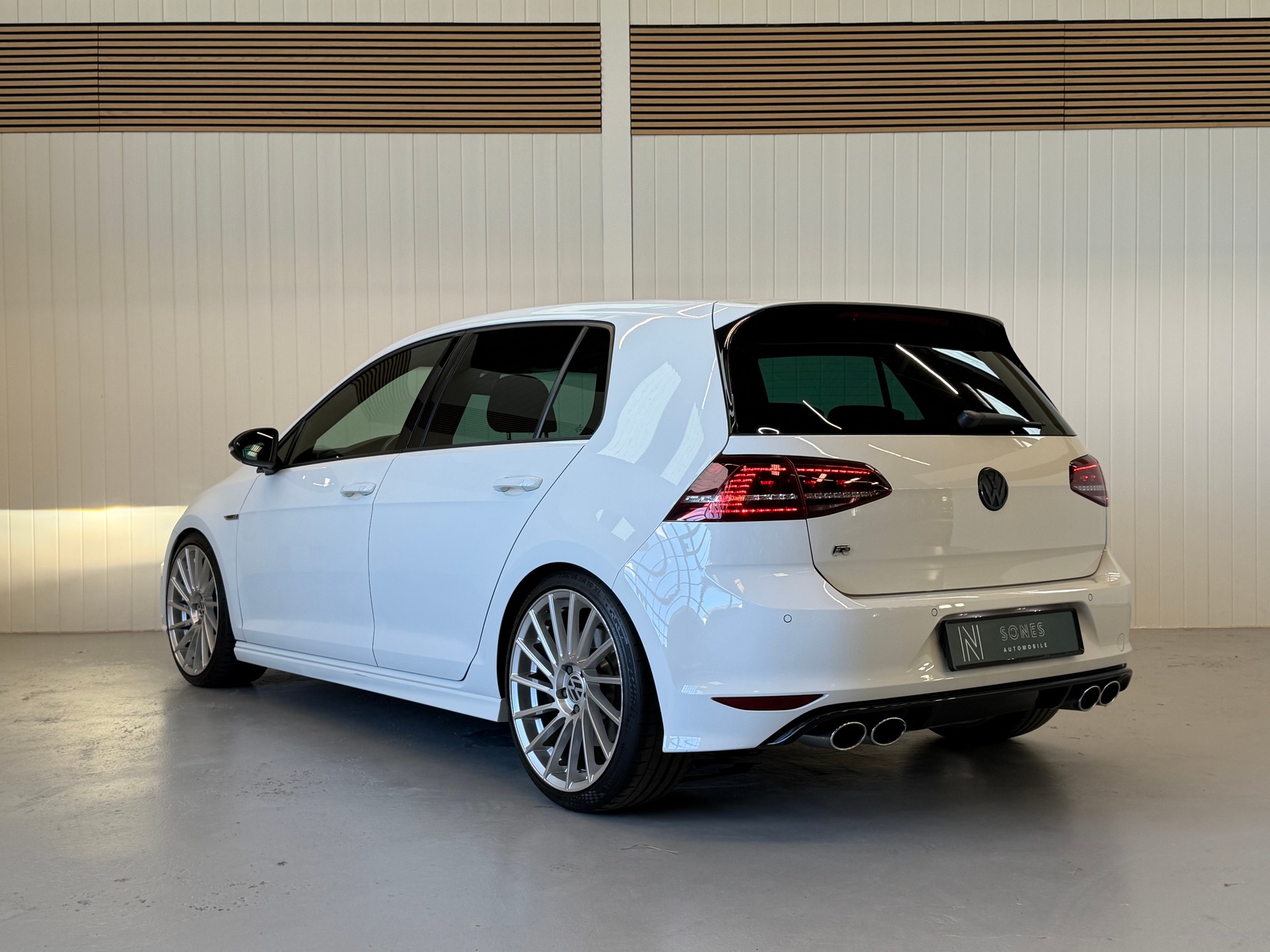 VW Golf 2.0 TSI R 4Motion DSG frisch ab MFK & Service-image-2