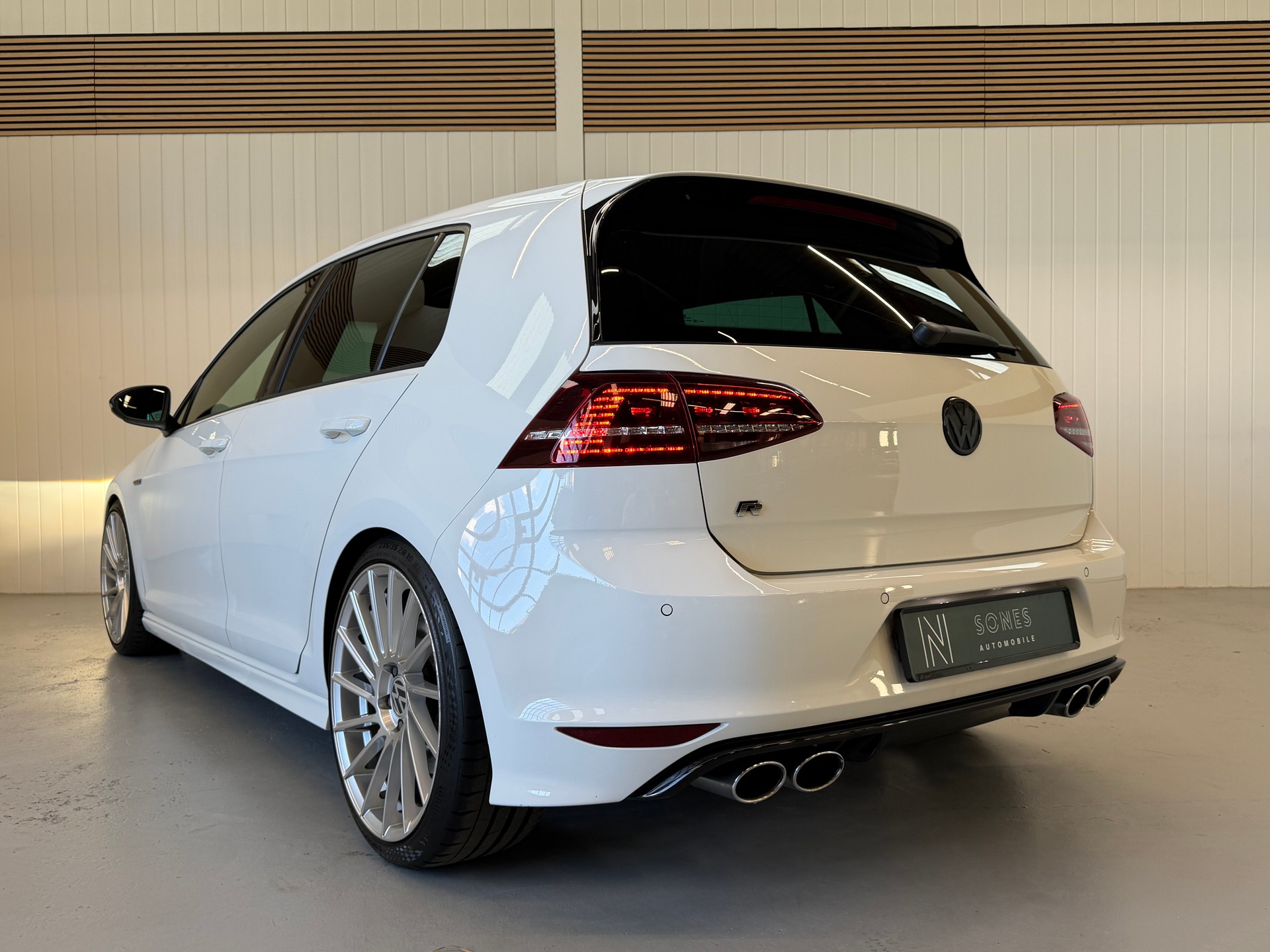 VW Golf 2.0 TSI R 4Motion DSG frisch ab MFK & Service-image-16