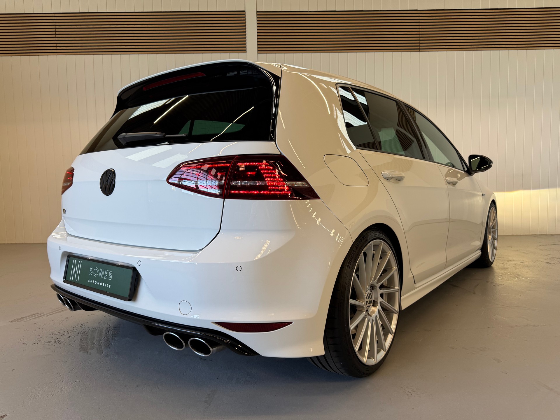 VW Golf 2.0 TSI R 4Motion DSG frisch ab MFK & Service-image-17