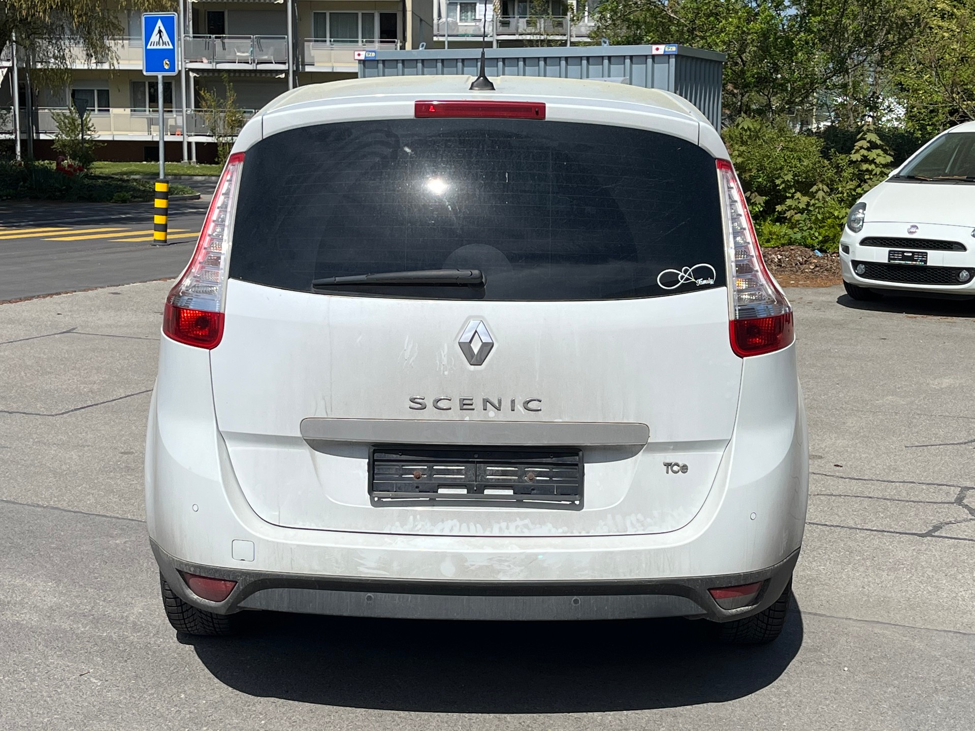 RENAULT Grand Scénic 1.4 16V Turbo Expression-image-4