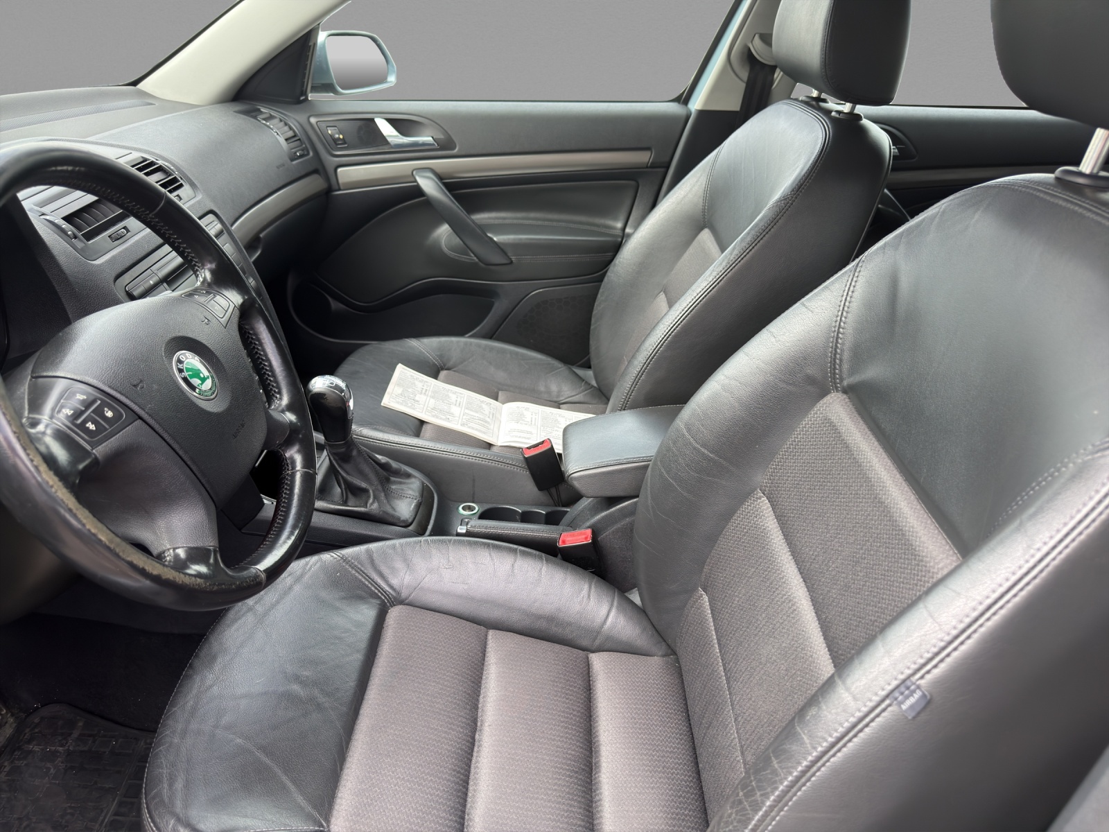 SKODA Octavia 2.0 TDI-image-6