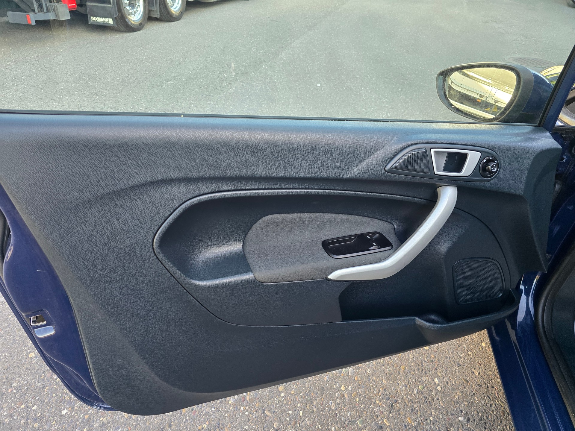 FORD Fiesta 1.25 16V Ambiente-image-13