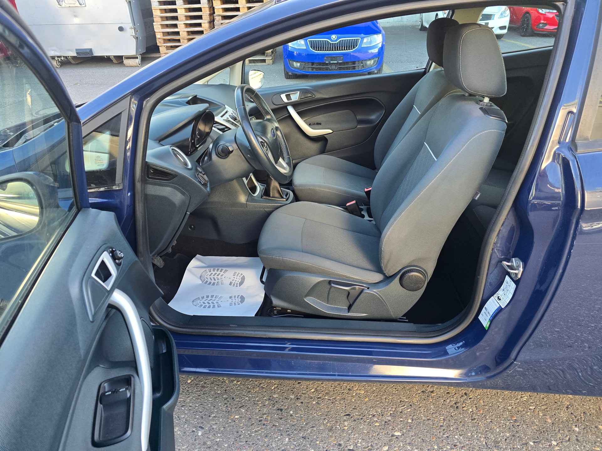 FORD Fiesta 1.25 16V Ambiente-image-11