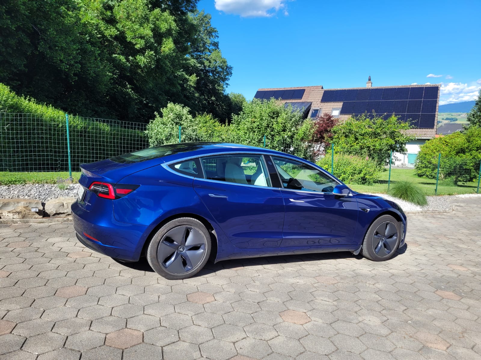TESLA Dual Motor 4X4-image-0
