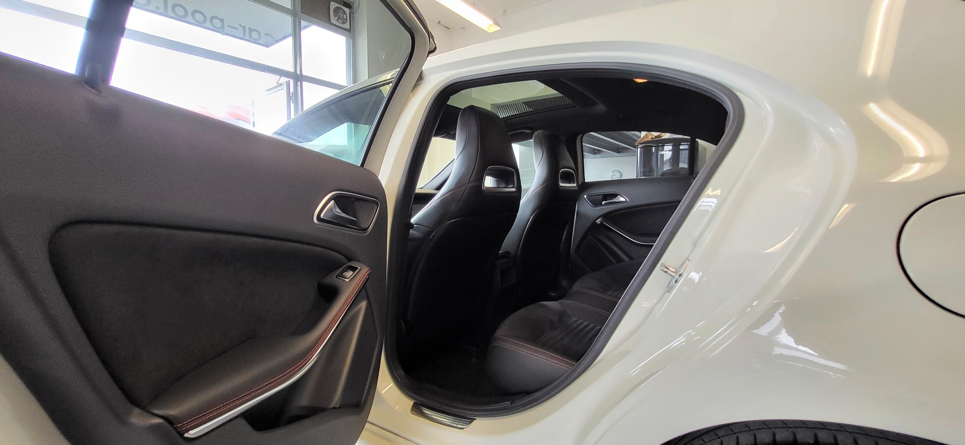 MERCEDES-BENZ A 200 7G-DCT-image-7