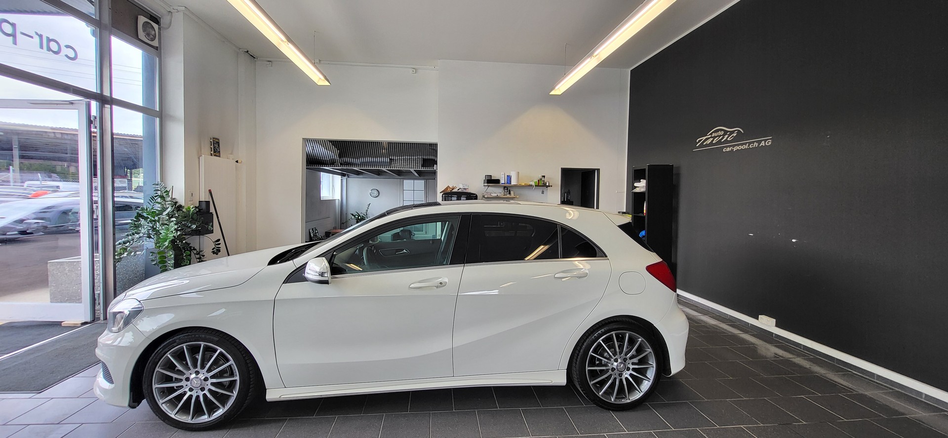 MERCEDES-BENZ A 200 7G-DCT-image-5