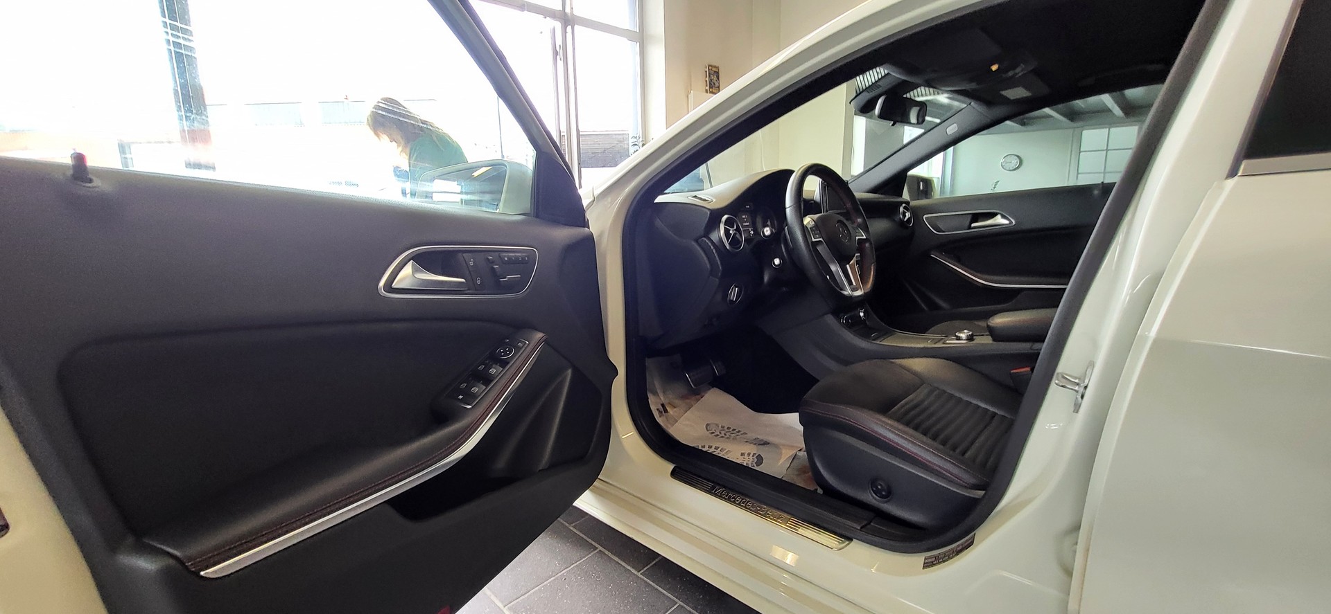MERCEDES-BENZ A 200 7G-DCT-image-6