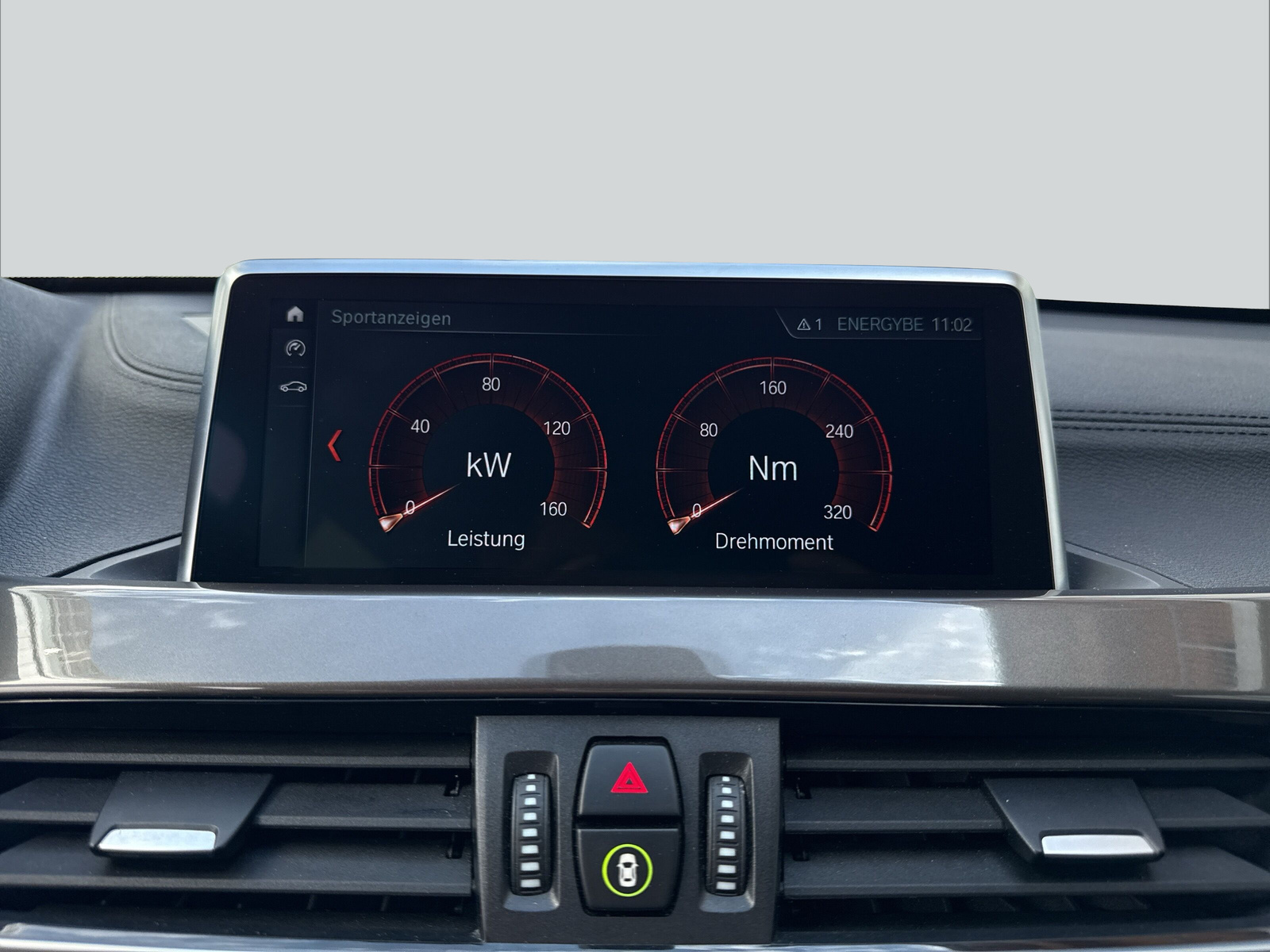 BMW X1 xDrive 20i xLine Steptronic-image-15