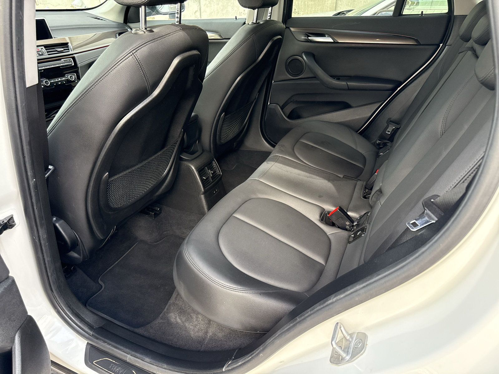 BMW X1 xDrive 20i xLine Steptronic-image-18