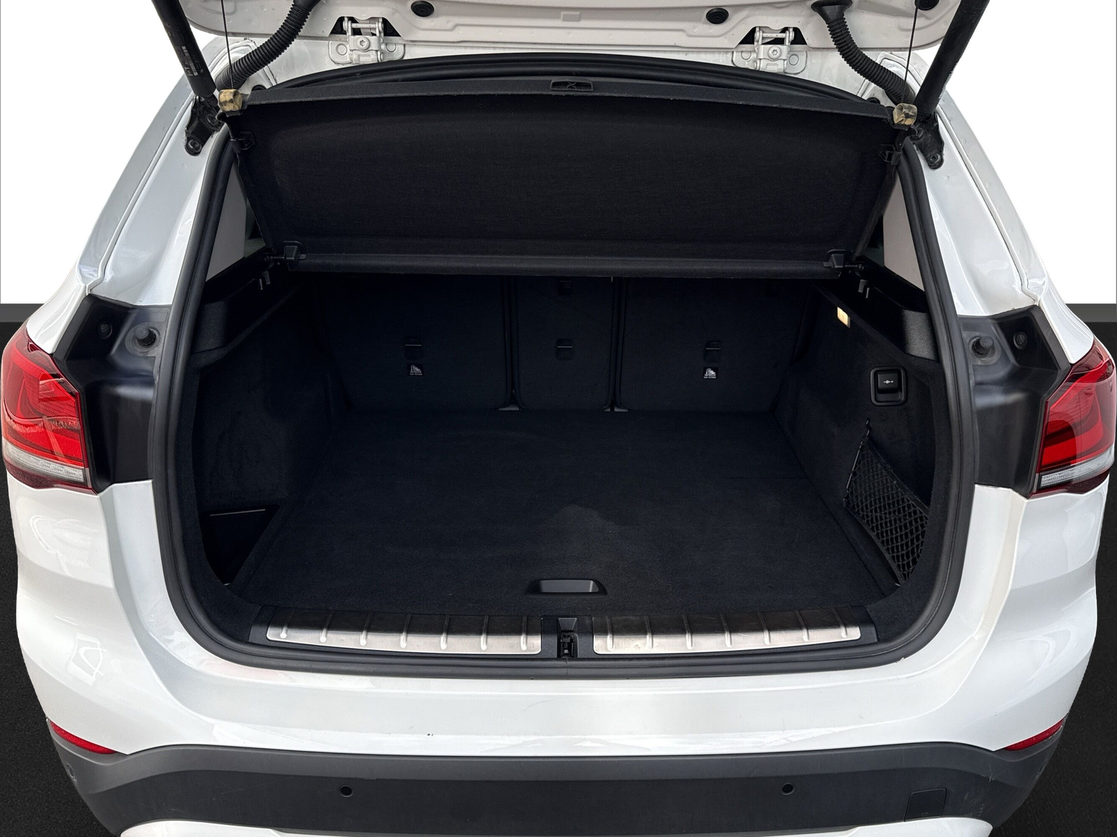 BMW X1 xDrive 20i xLine Steptronic-image-17