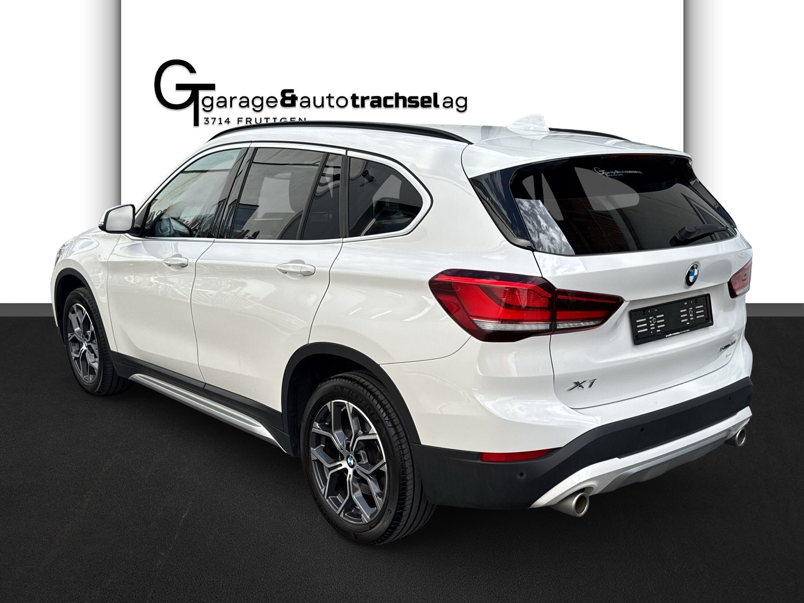 BMW X1 xDrive 20i xLine Steptronic-image-2