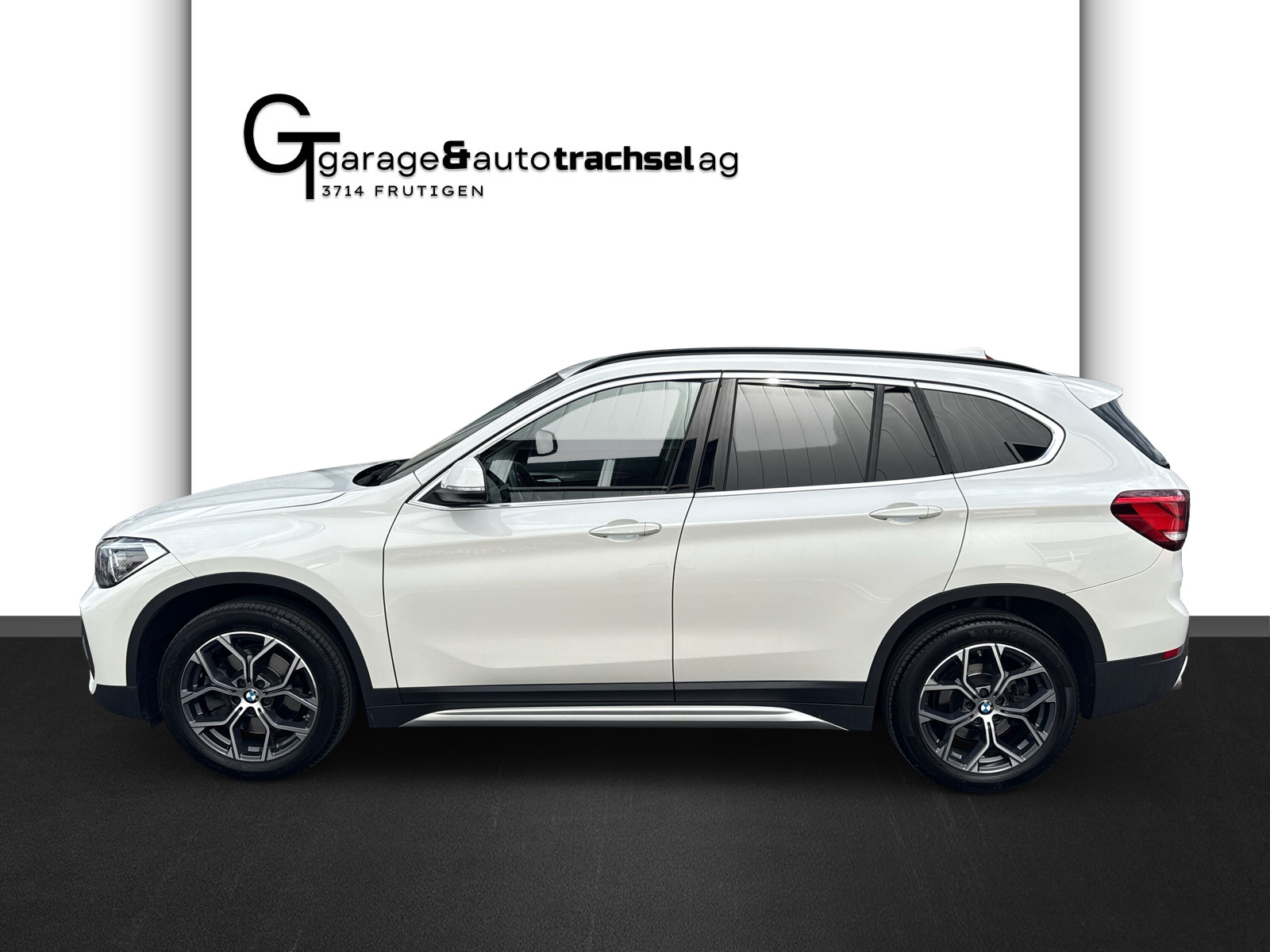 BMW X1 xDrive 20i xLine Steptronic-image-1