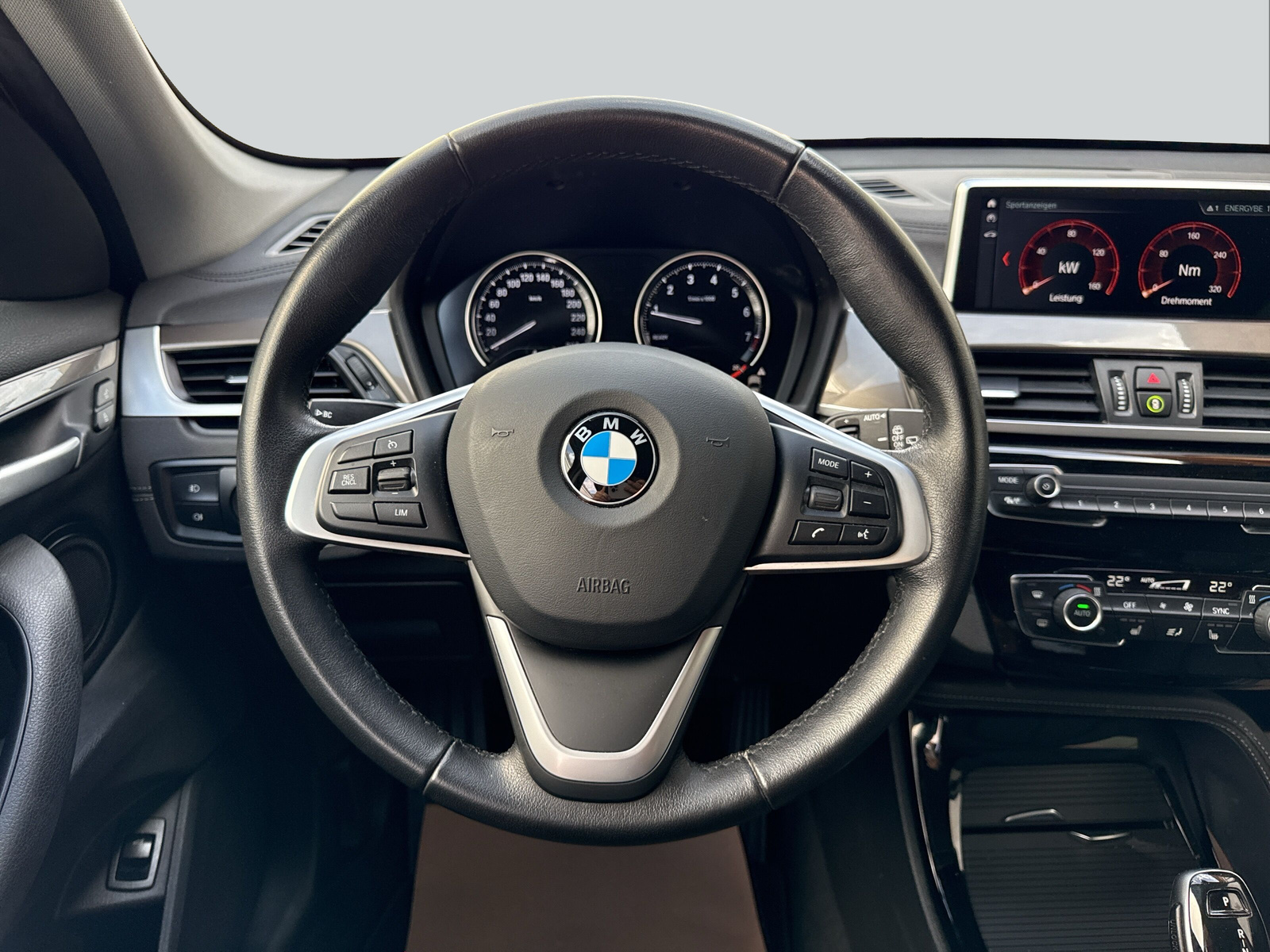 BMW X1 xDrive 20i xLine Steptronic-image-12