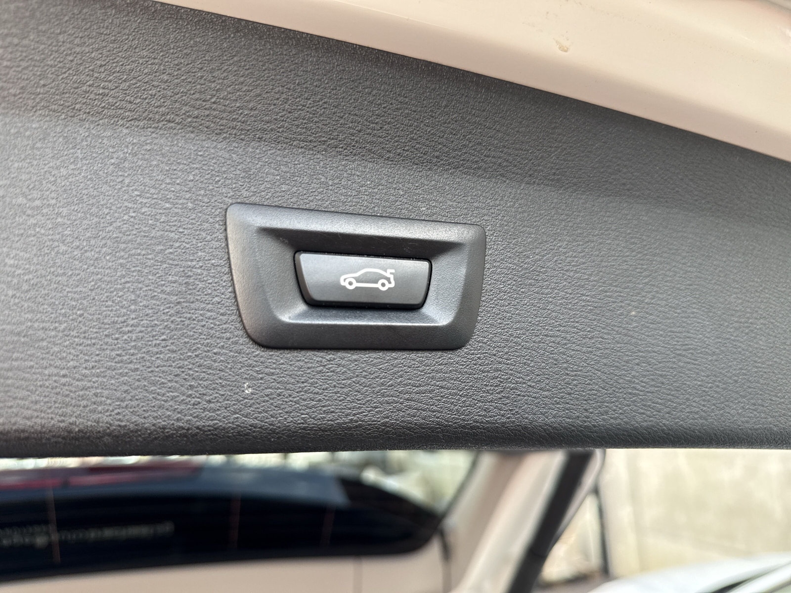 BMW X1 xDrive 20i xLine Steptronic-image-19