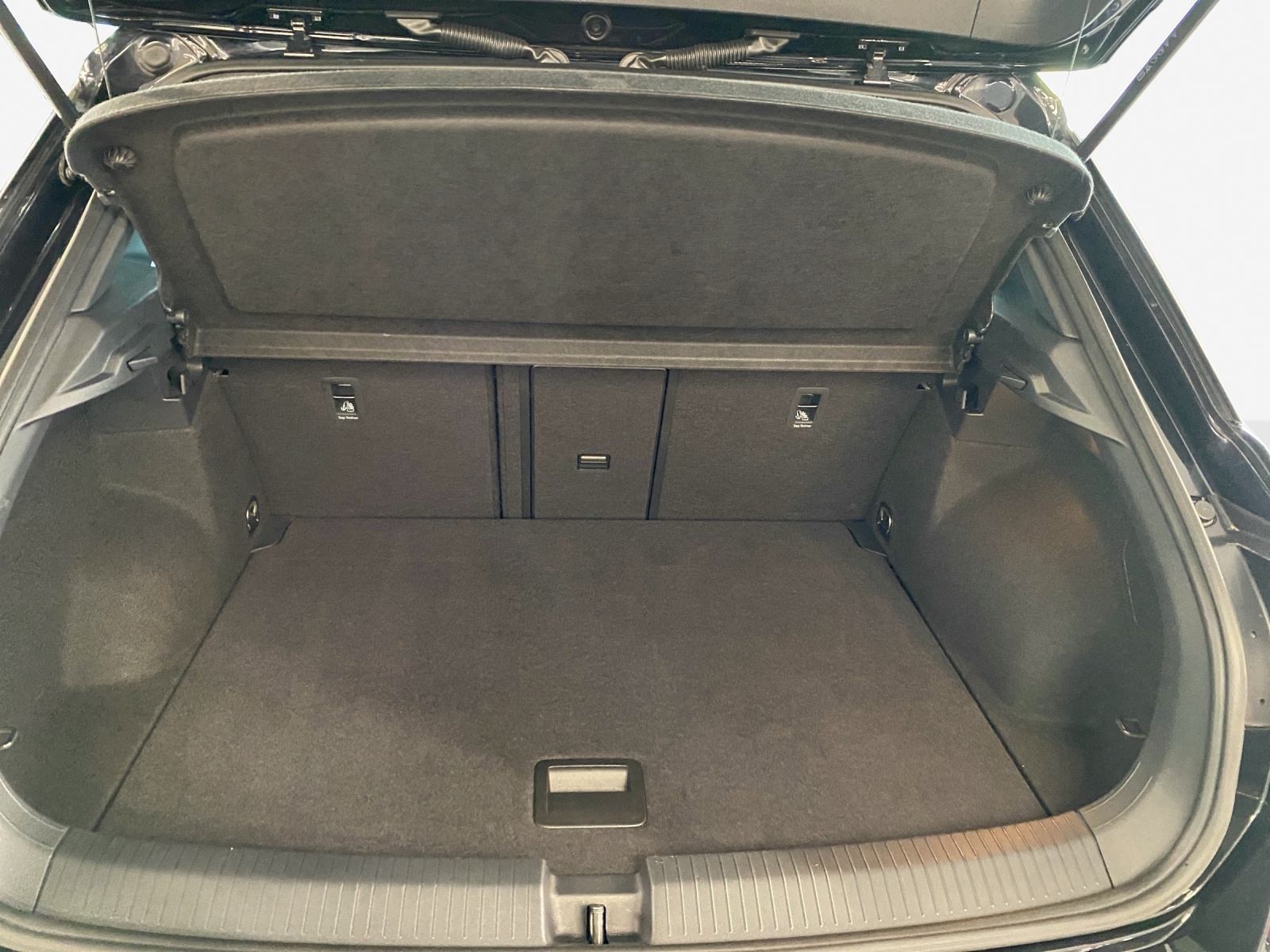 VW T-Roc 2.0 TSI R-Line DSG 4Motion-image-12