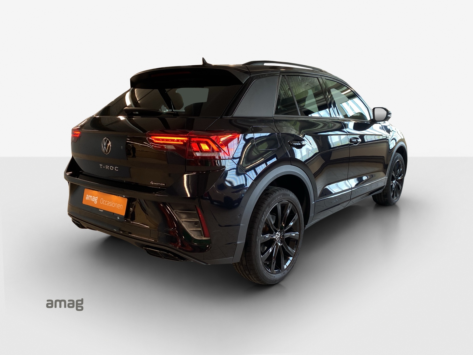 VW T-Roc 2.0 TSI R-Line DSG 4Motion-image-4