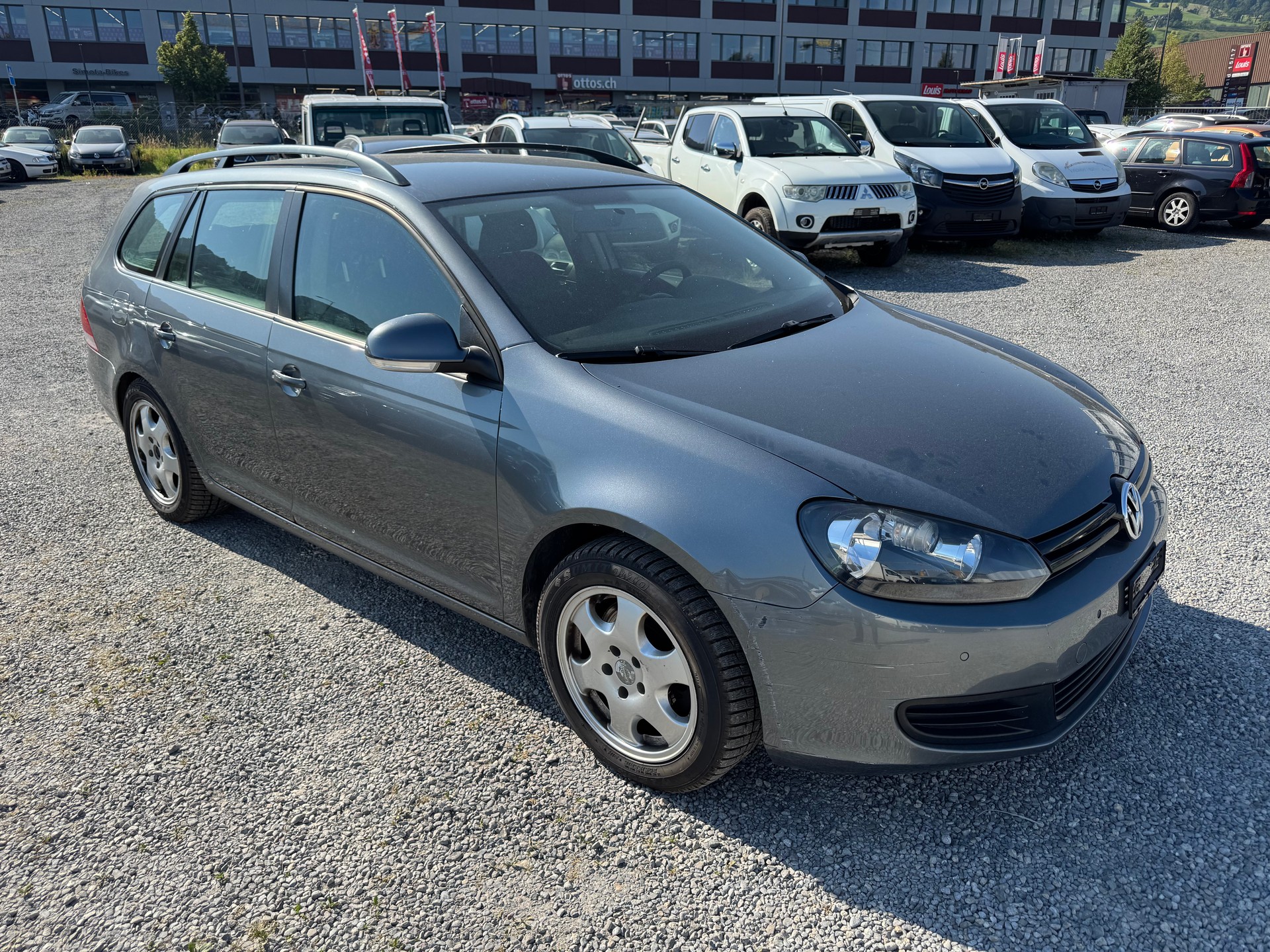 VW Golf Variant 1.6 TDI Comfortline 4Motion-image-2