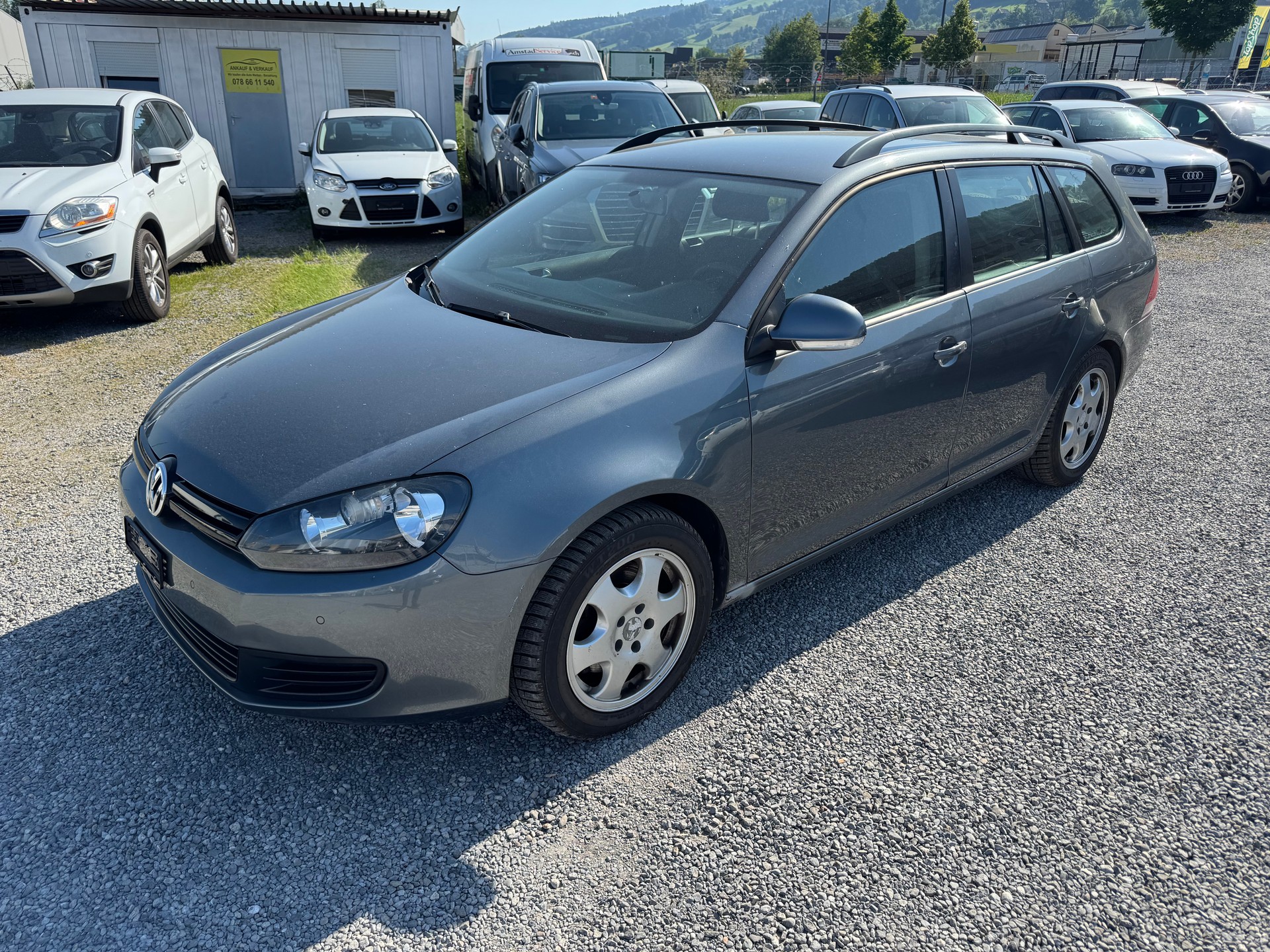 VW Golf Variant 1.6 TDI Comfortline 4Motion-image-0