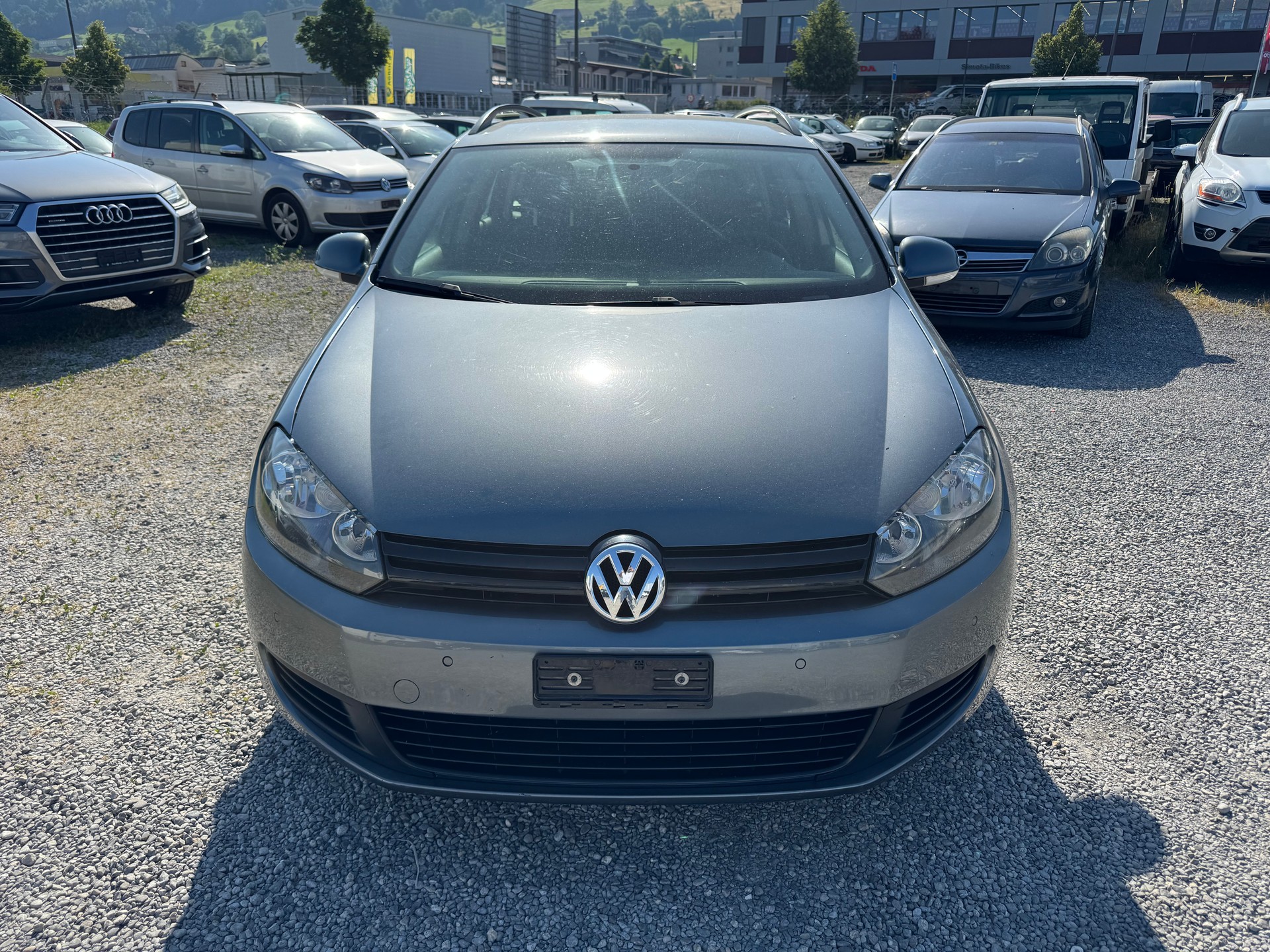 VW Golf Variant 1.6 TDI Comfortline 4Motion-image-1