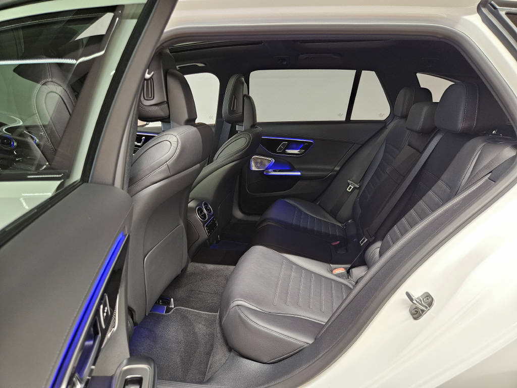 MERCEDES-BENZ C 220 d 4Matic Kombi AMG Line Swiss Star-image-12