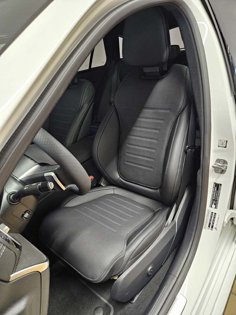 MERCEDES-BENZ C 220 d 4Matic Kombi AMG Line Swiss Star-image-5